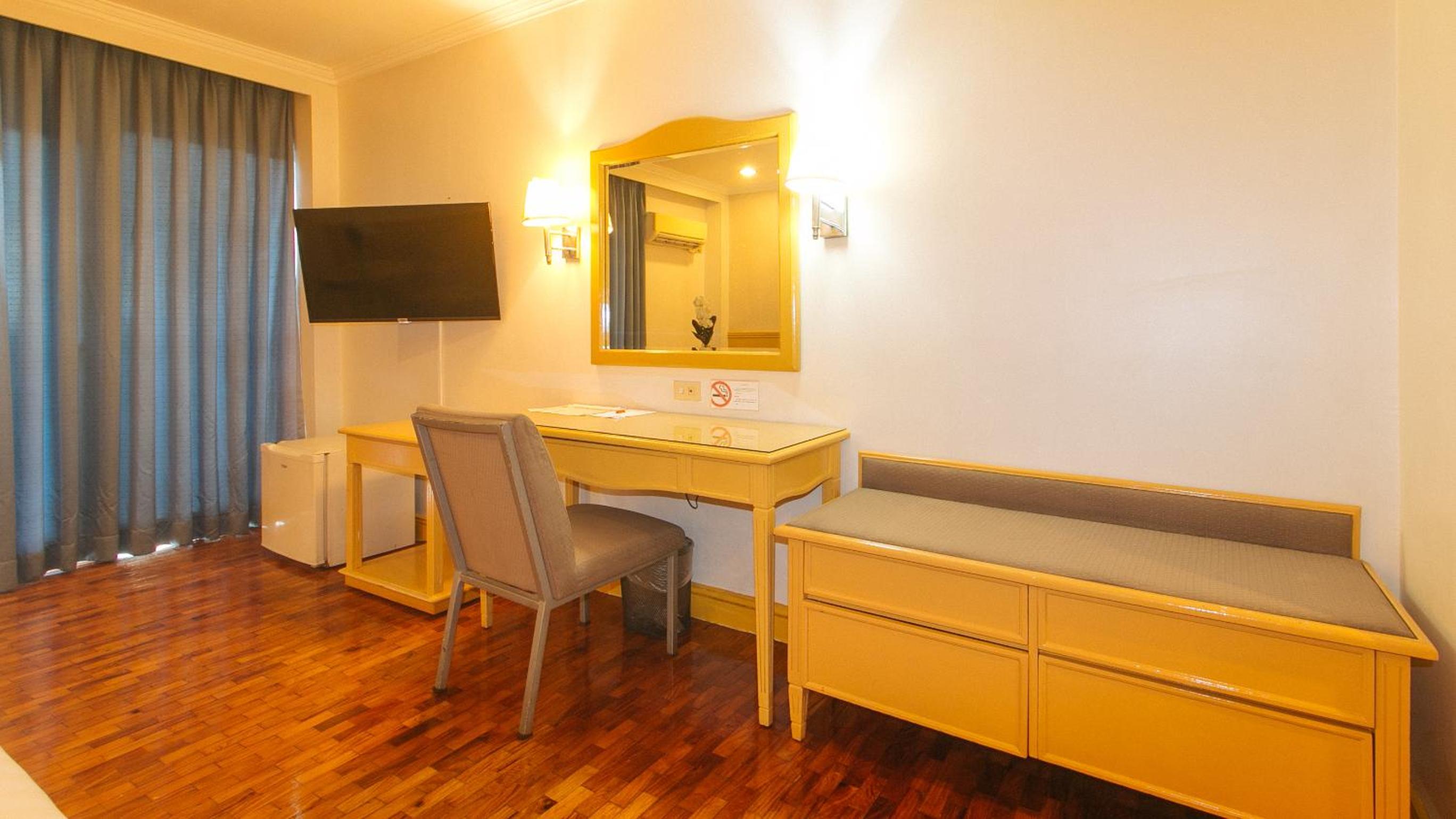 Deluxe Room - Photo 3