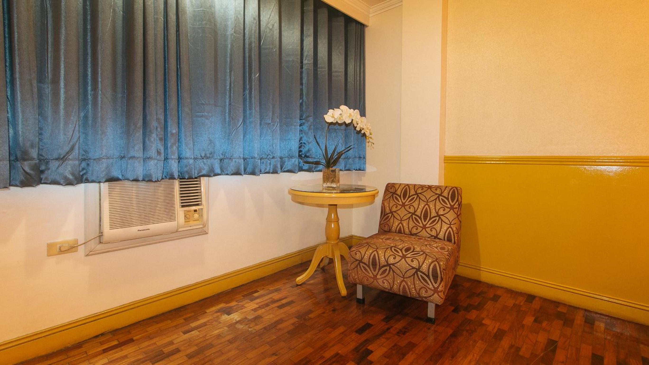 Deluxe Room - Photo 5