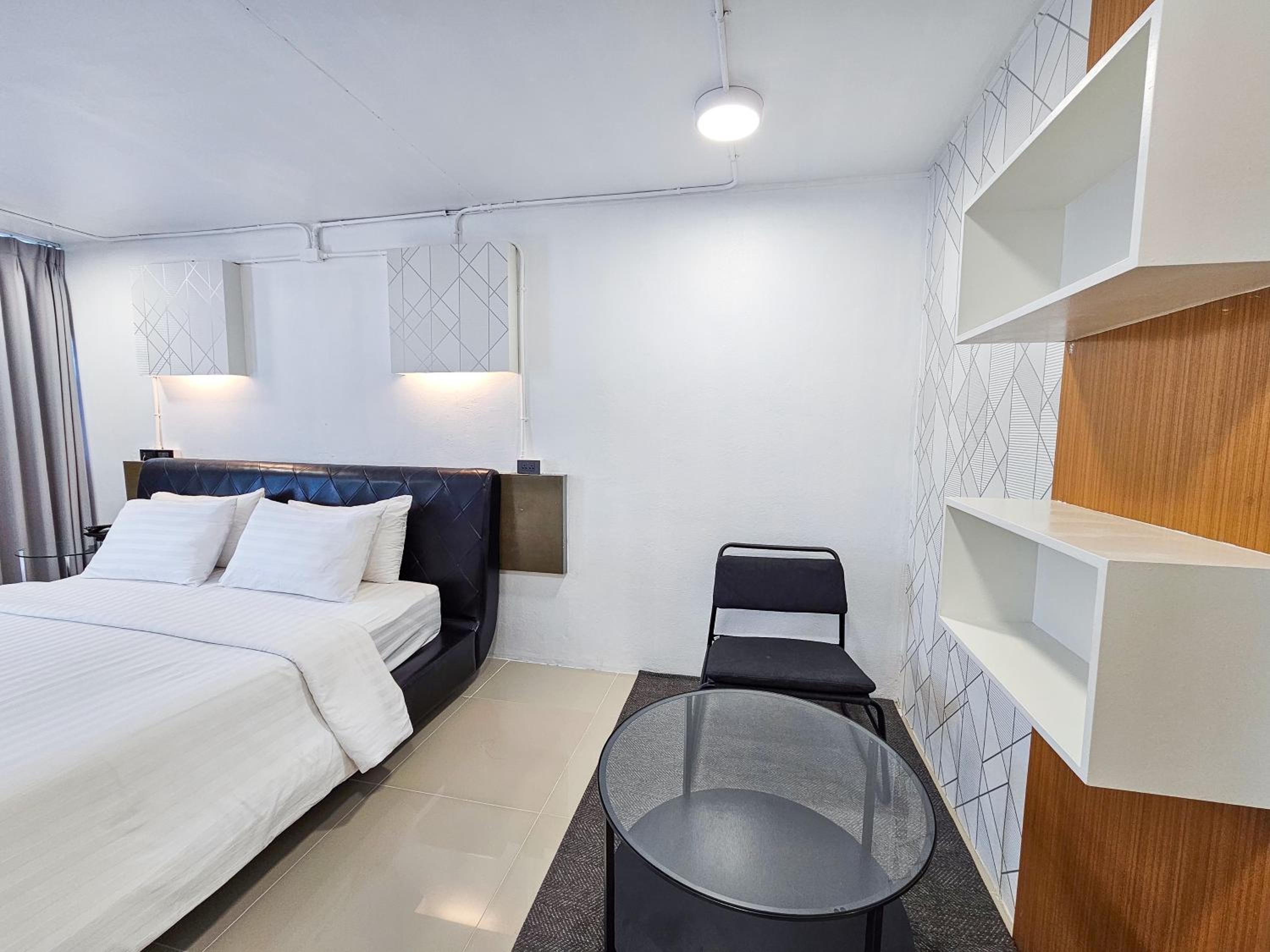 Standard Double Room - Photo 10