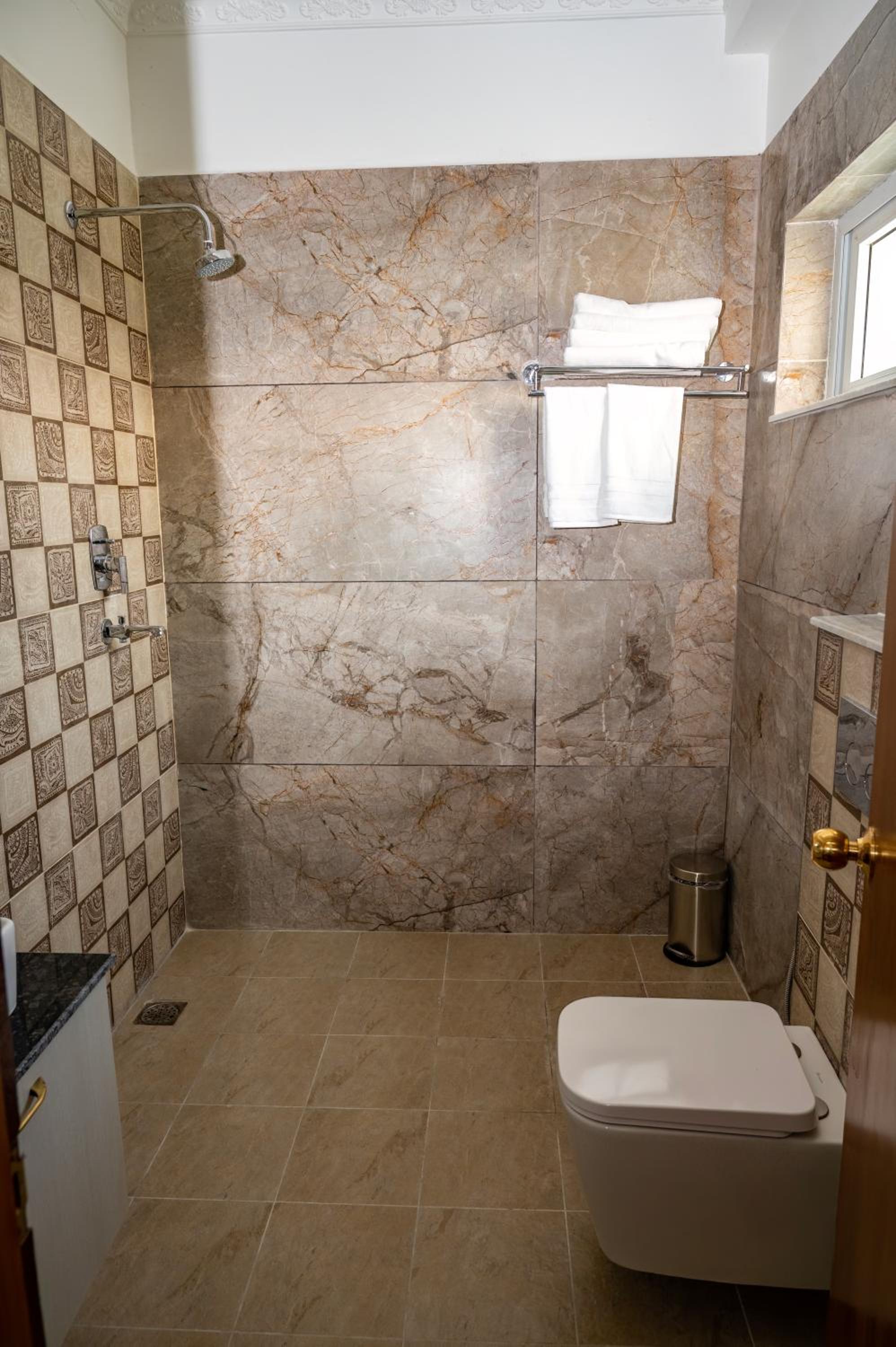 Double Room - Photo 18