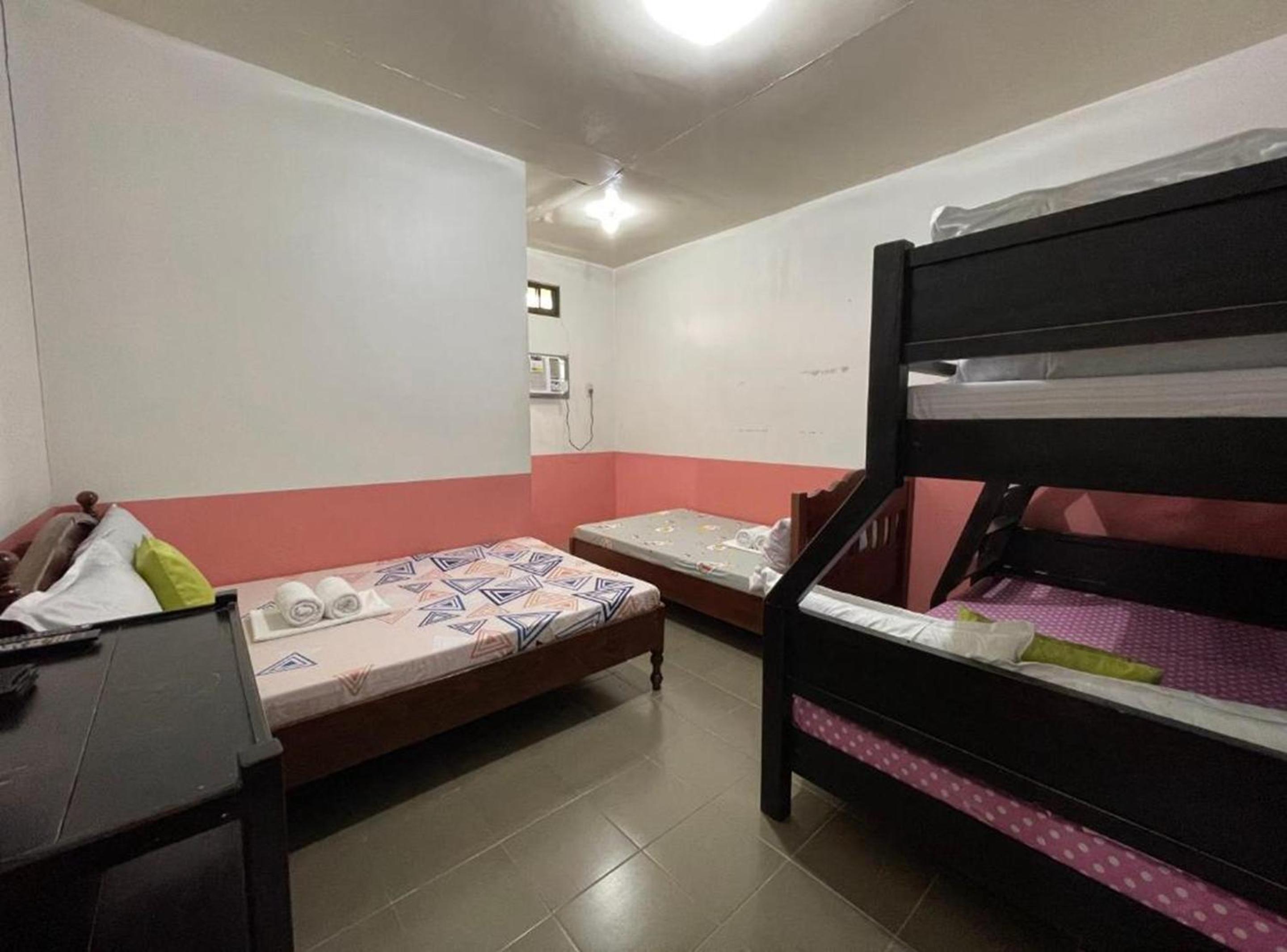 Mixed Dormitory Room photo 2
