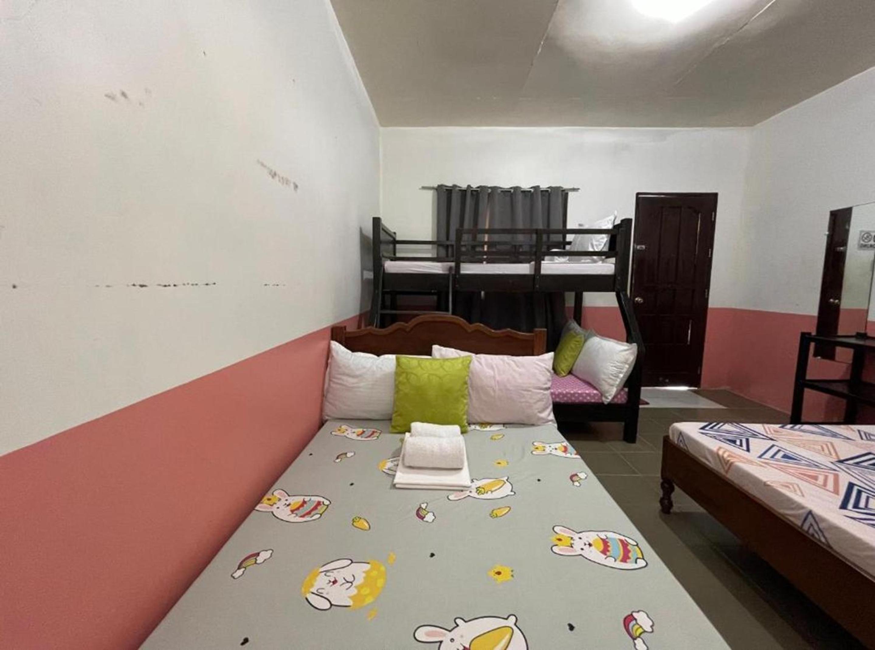 Mixed Dormitory Room photo 3