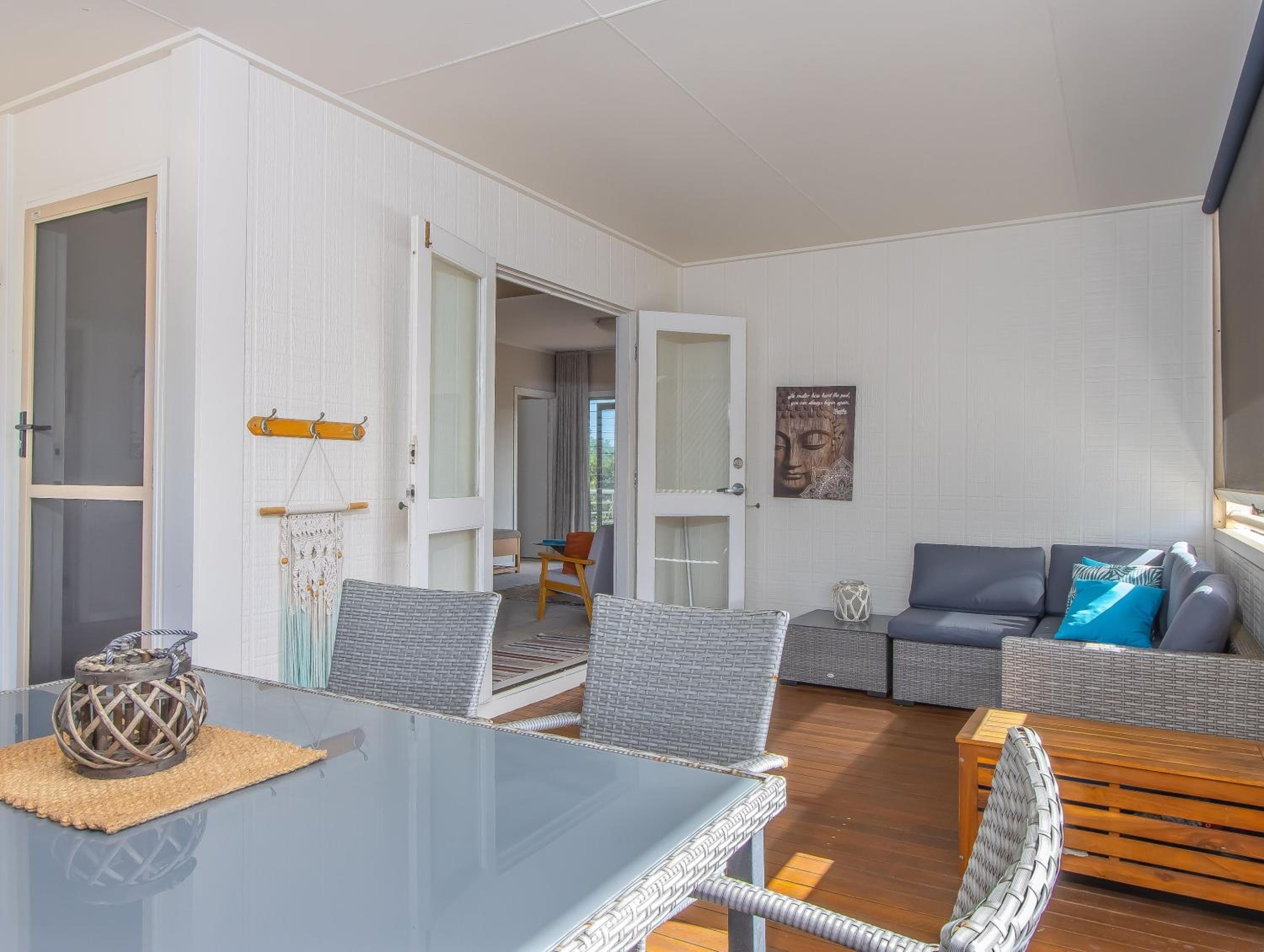 Two Bedroom Upstairs Estuary View Deluxe Apartment photo 2