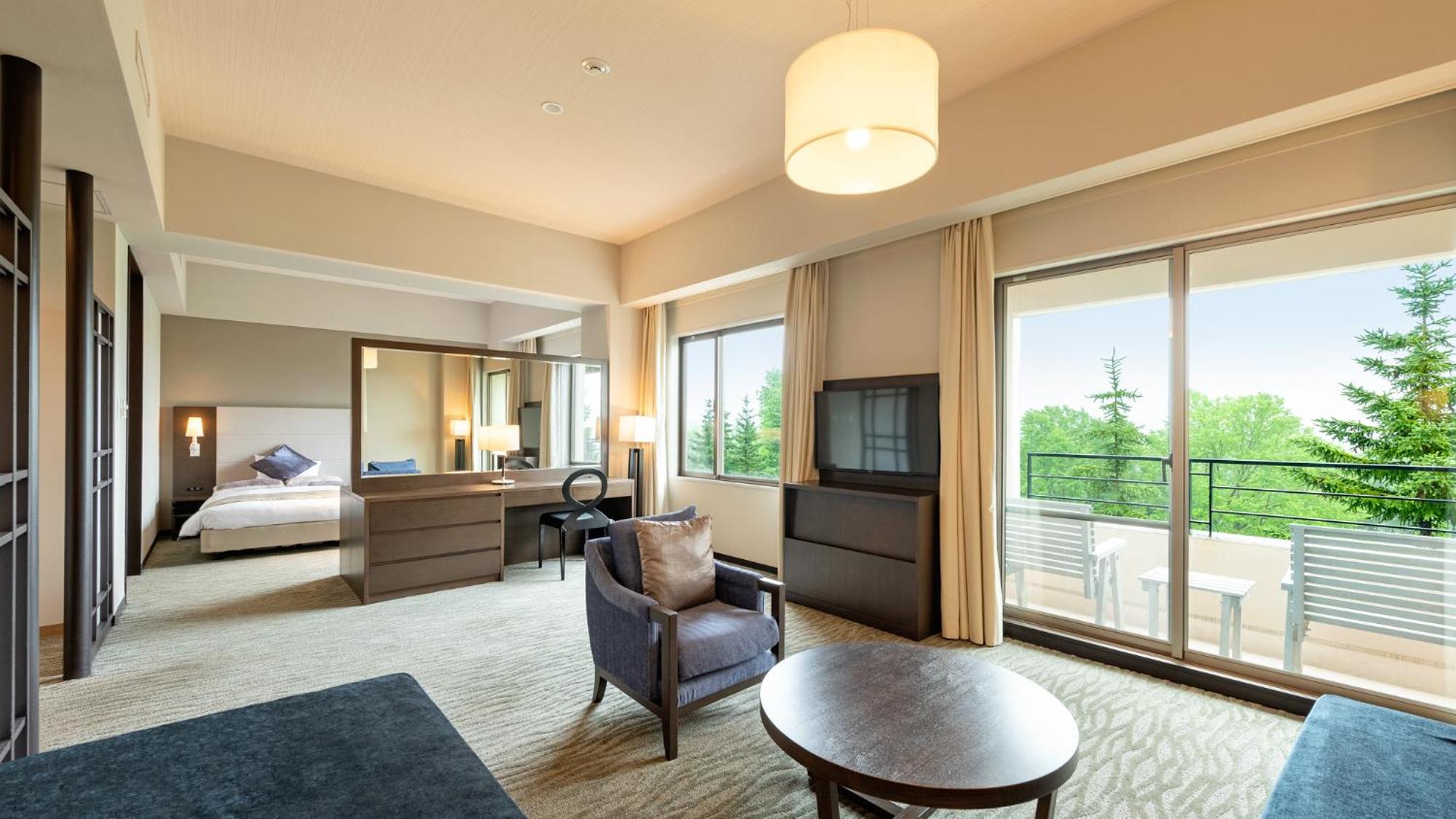 Junior Suite with Balcony photo 1
