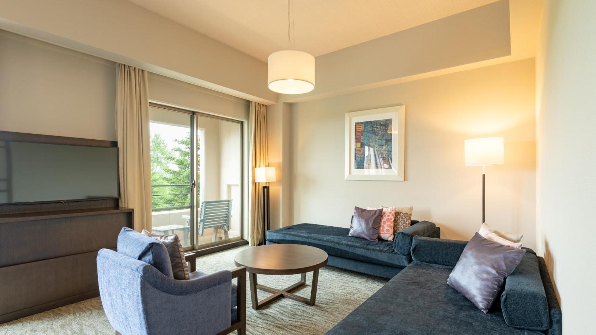 Junior Suite with Balcony photo 2