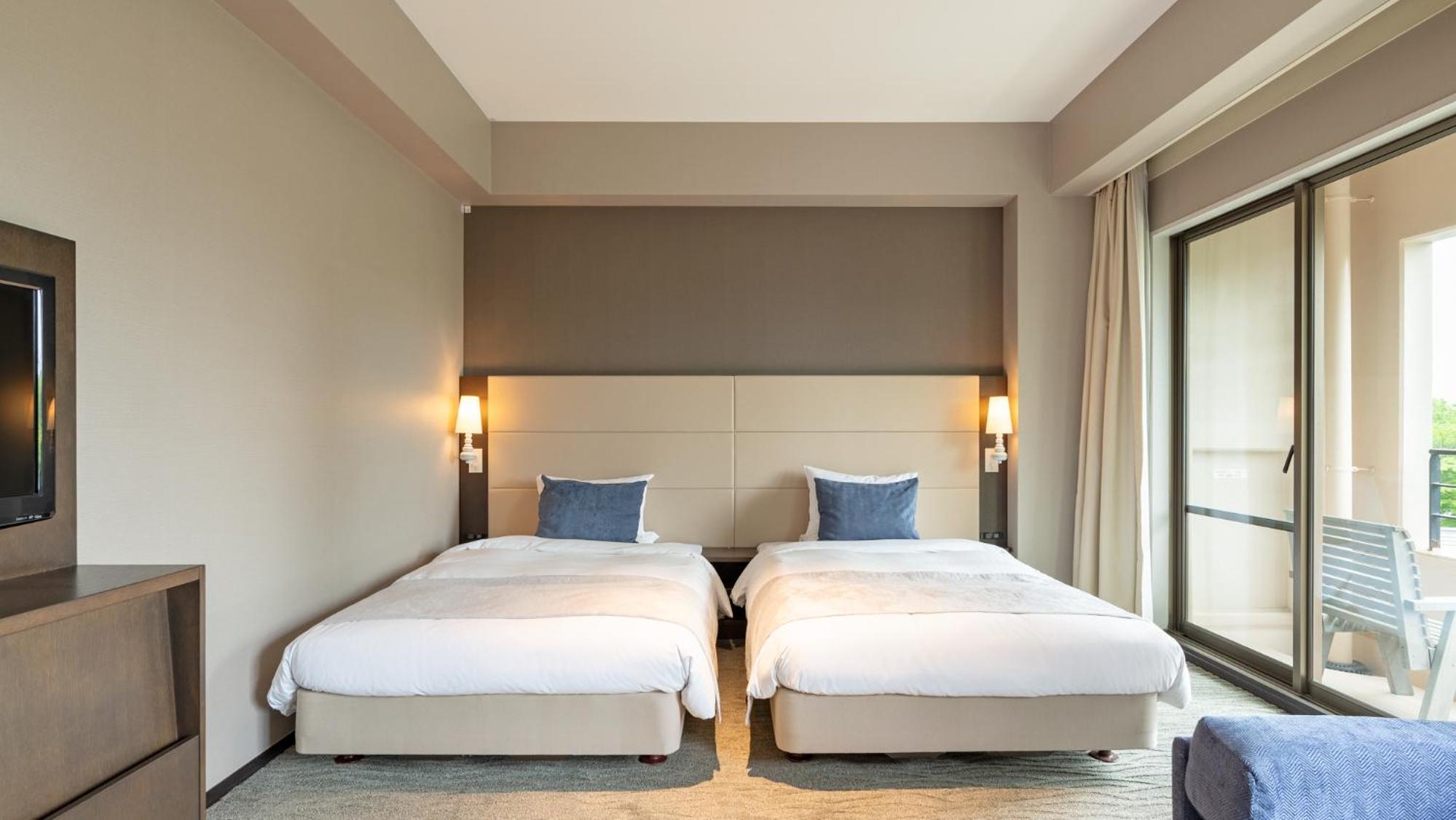Standard Twin Room - Photo 3