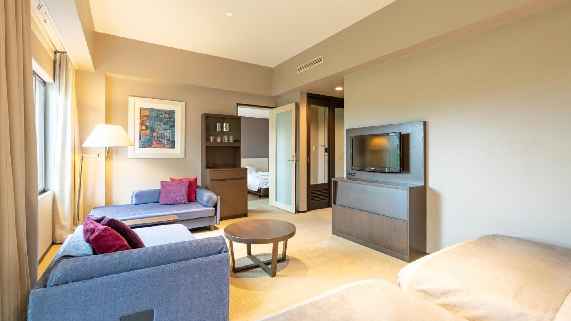 Family Room with Balcony photo 2