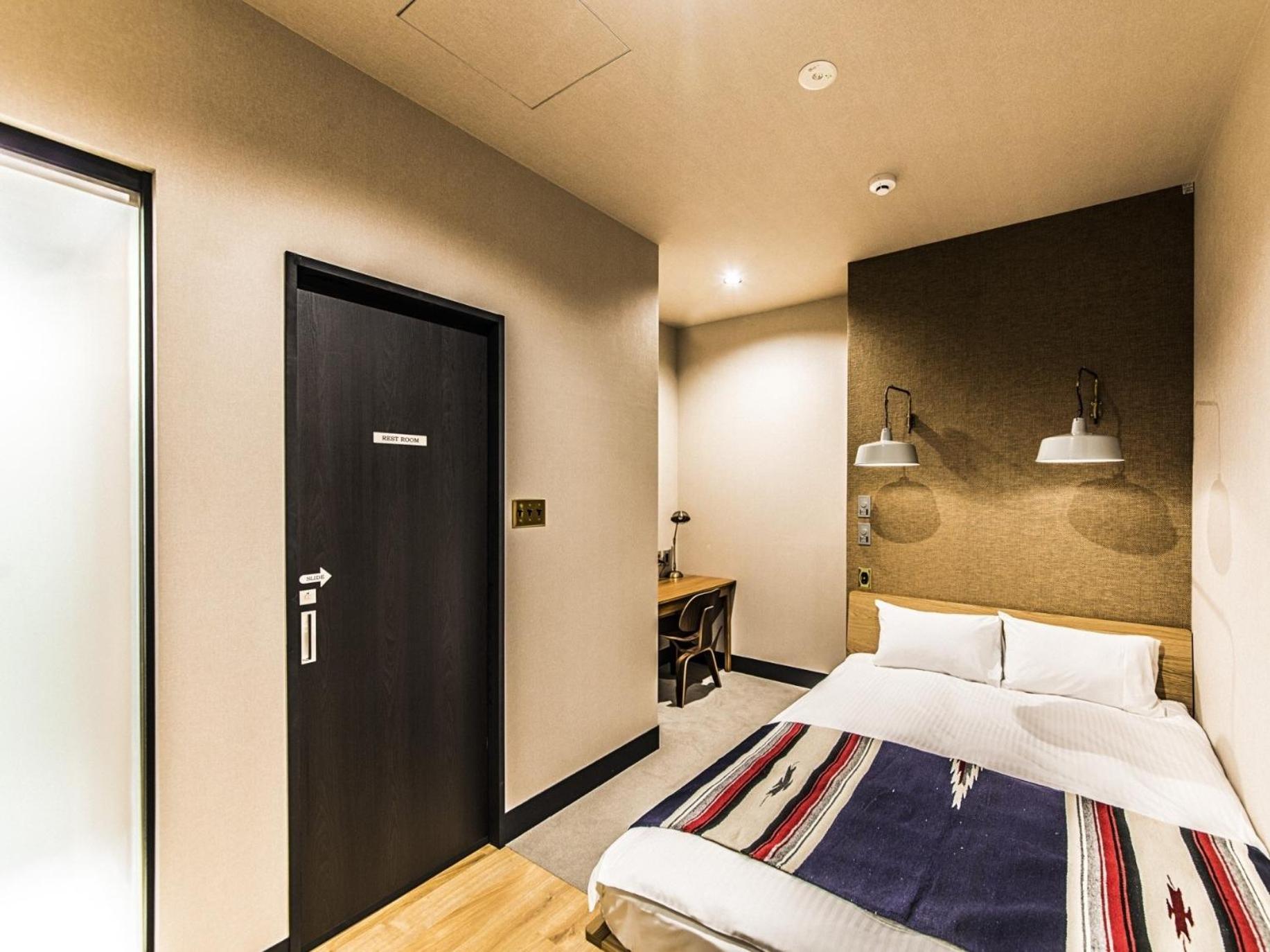 Double room (nonsmoking) photo 1