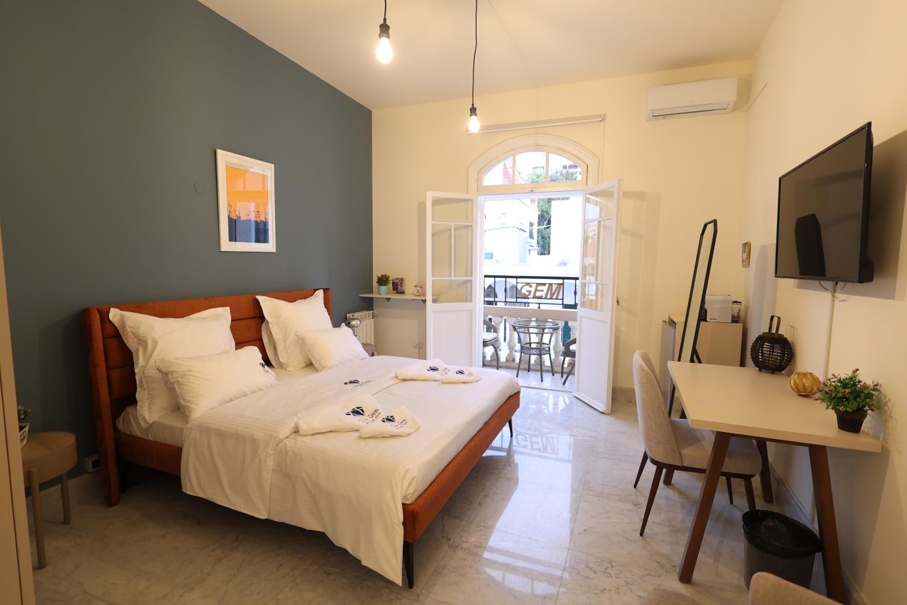 Deluxe King Suite