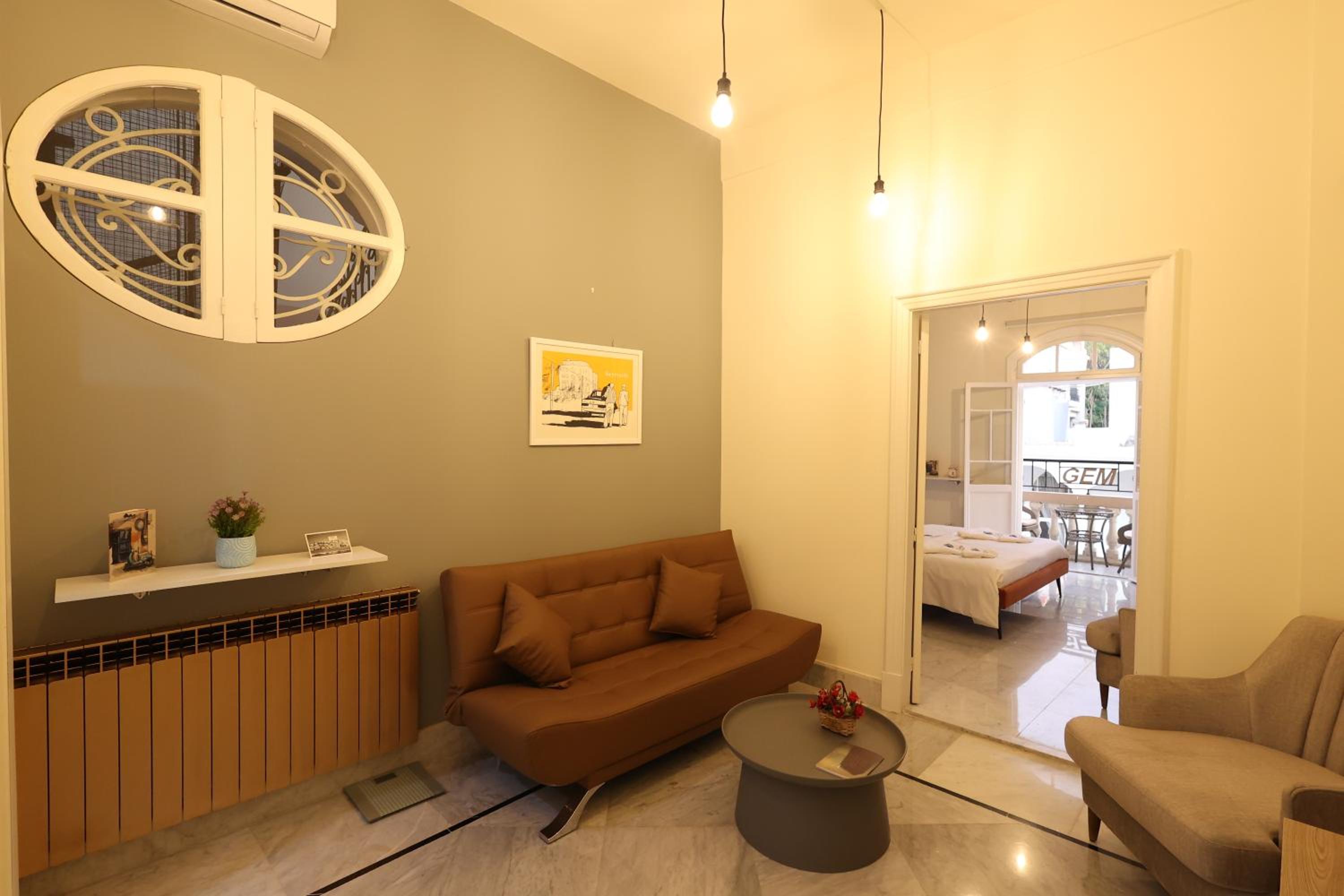 Deluxe King Suite photo 2