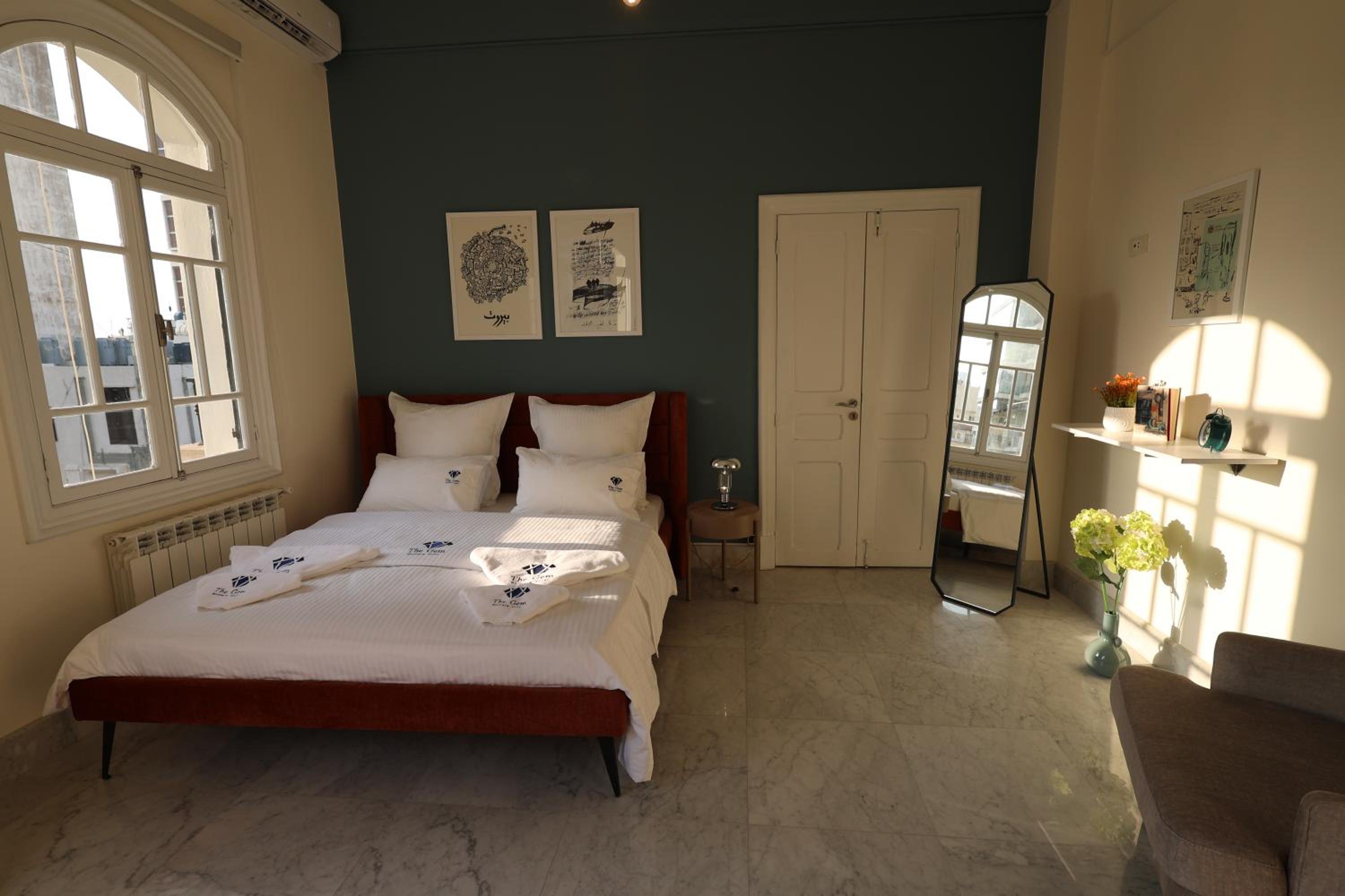 Deluxe Queen Suite