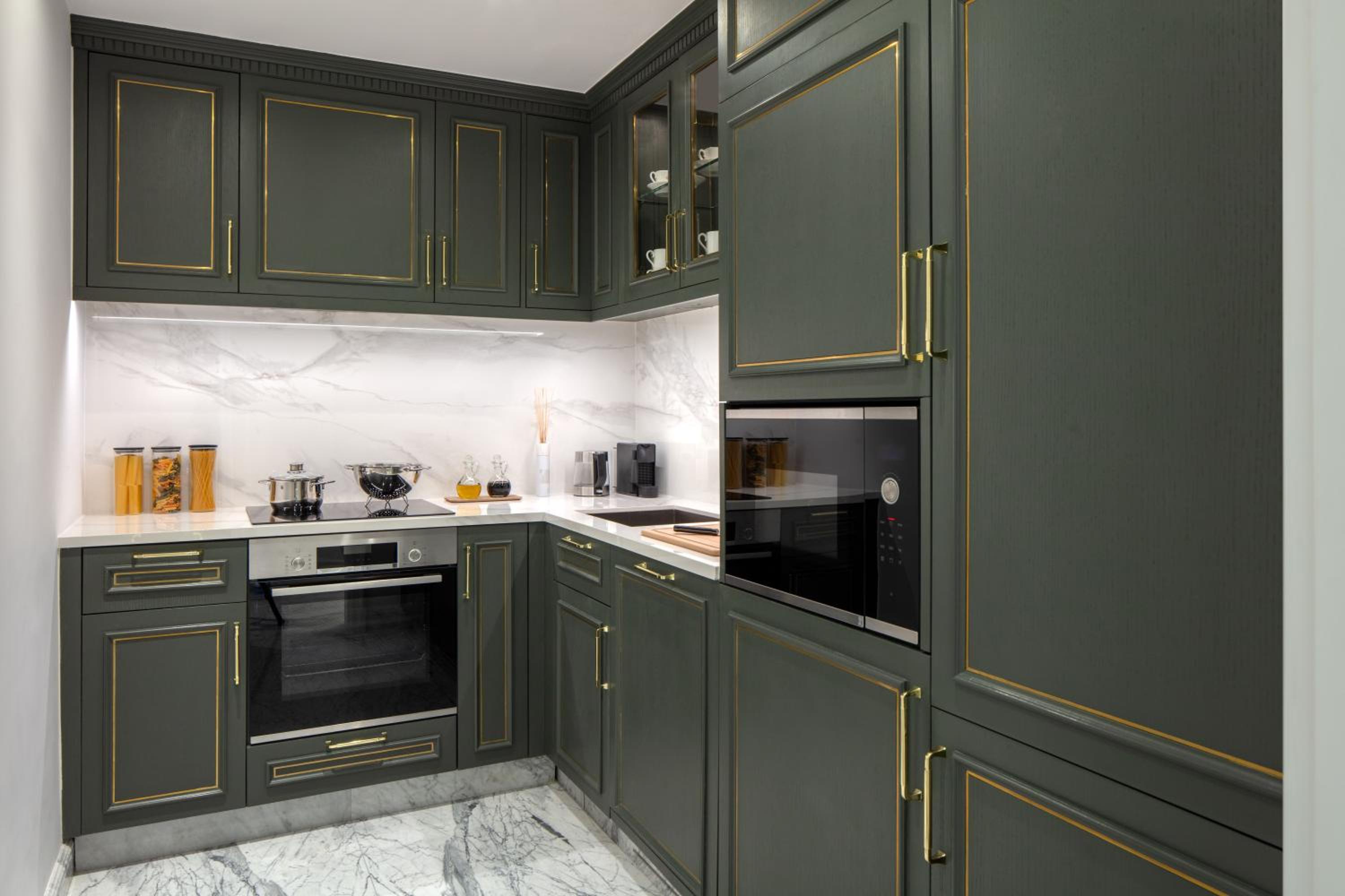 King One-Bedroom Suite - Photo 3