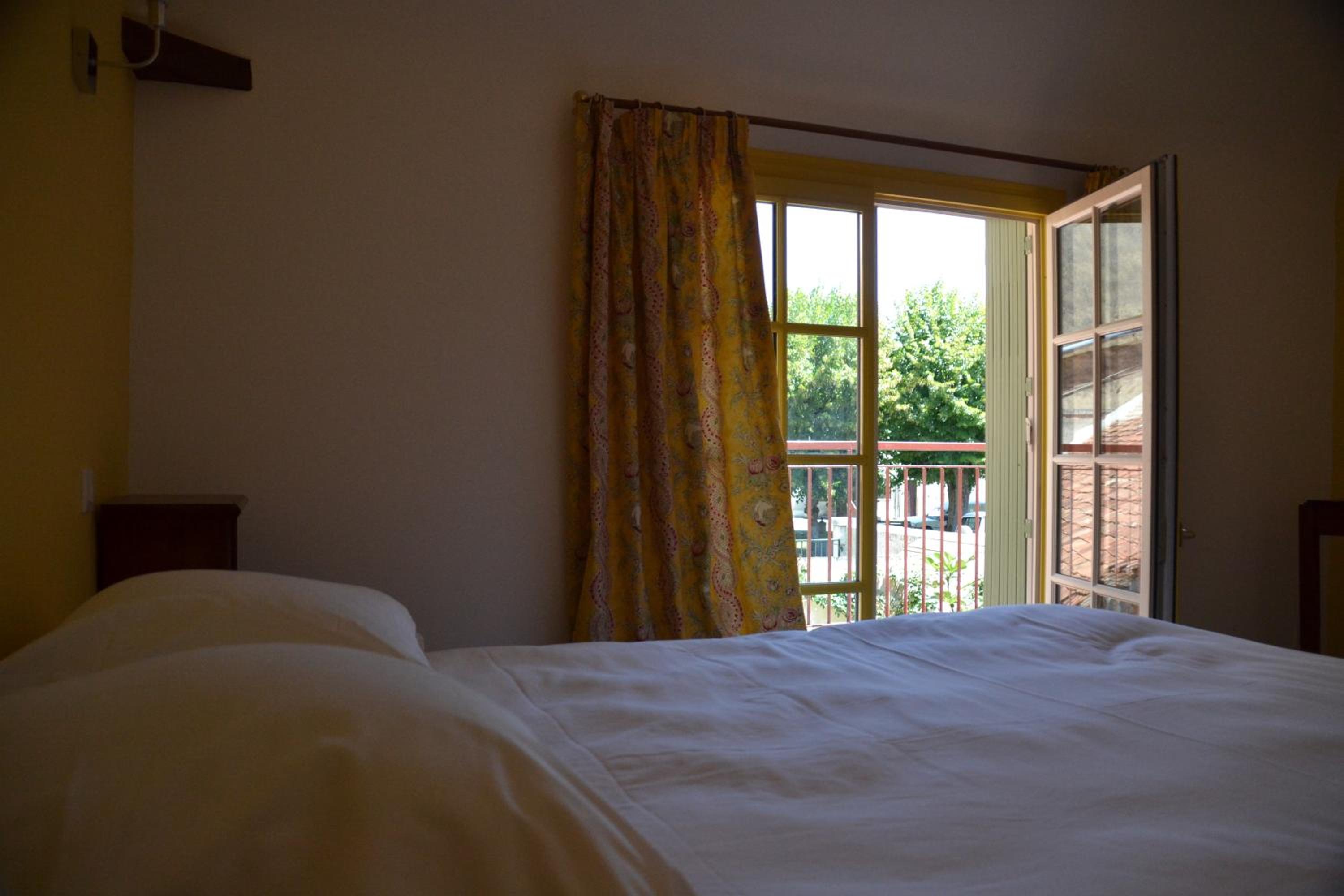 Spacious Standard Room photo 3