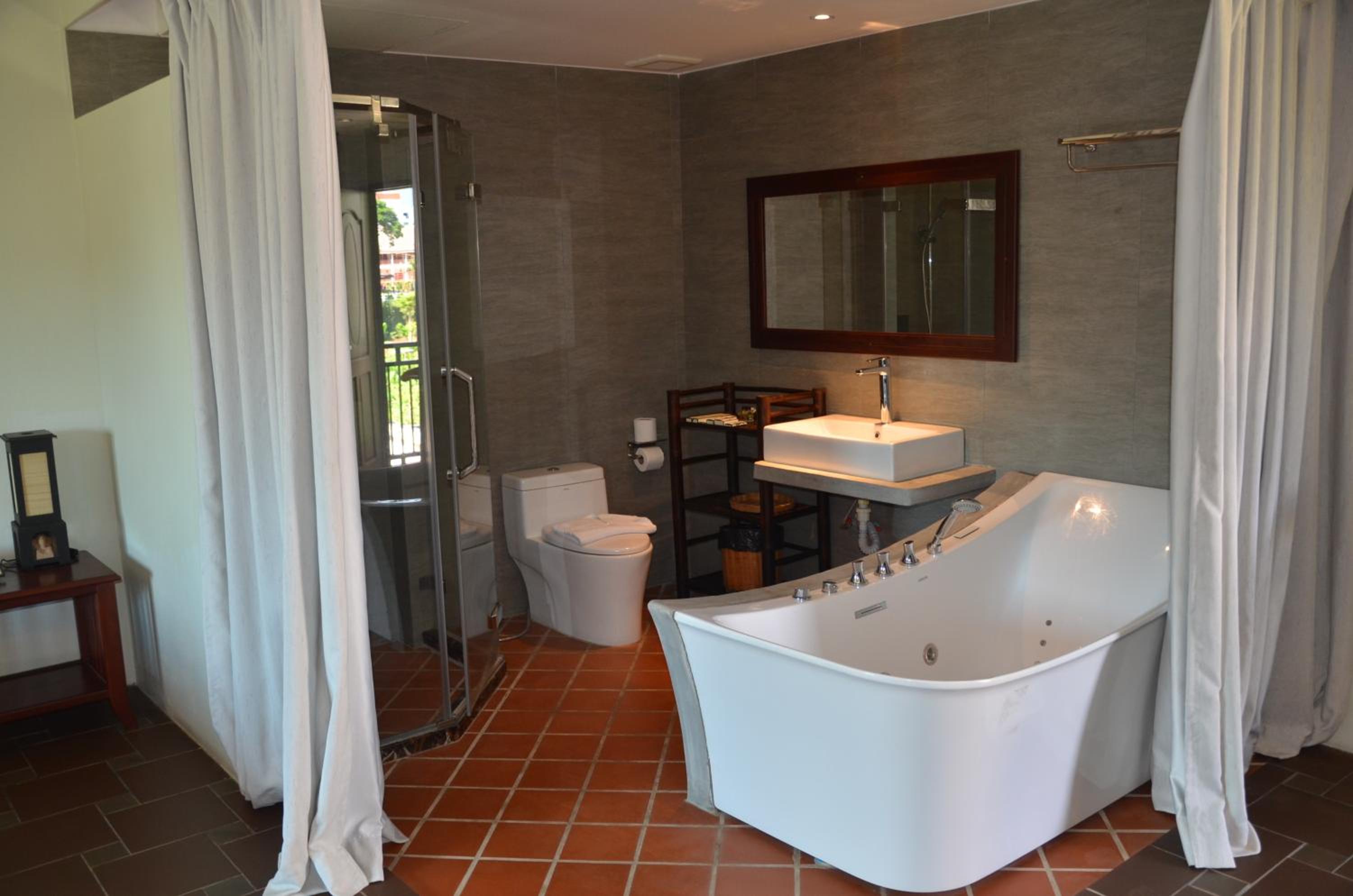Deluxe Superior Room - Photo 9