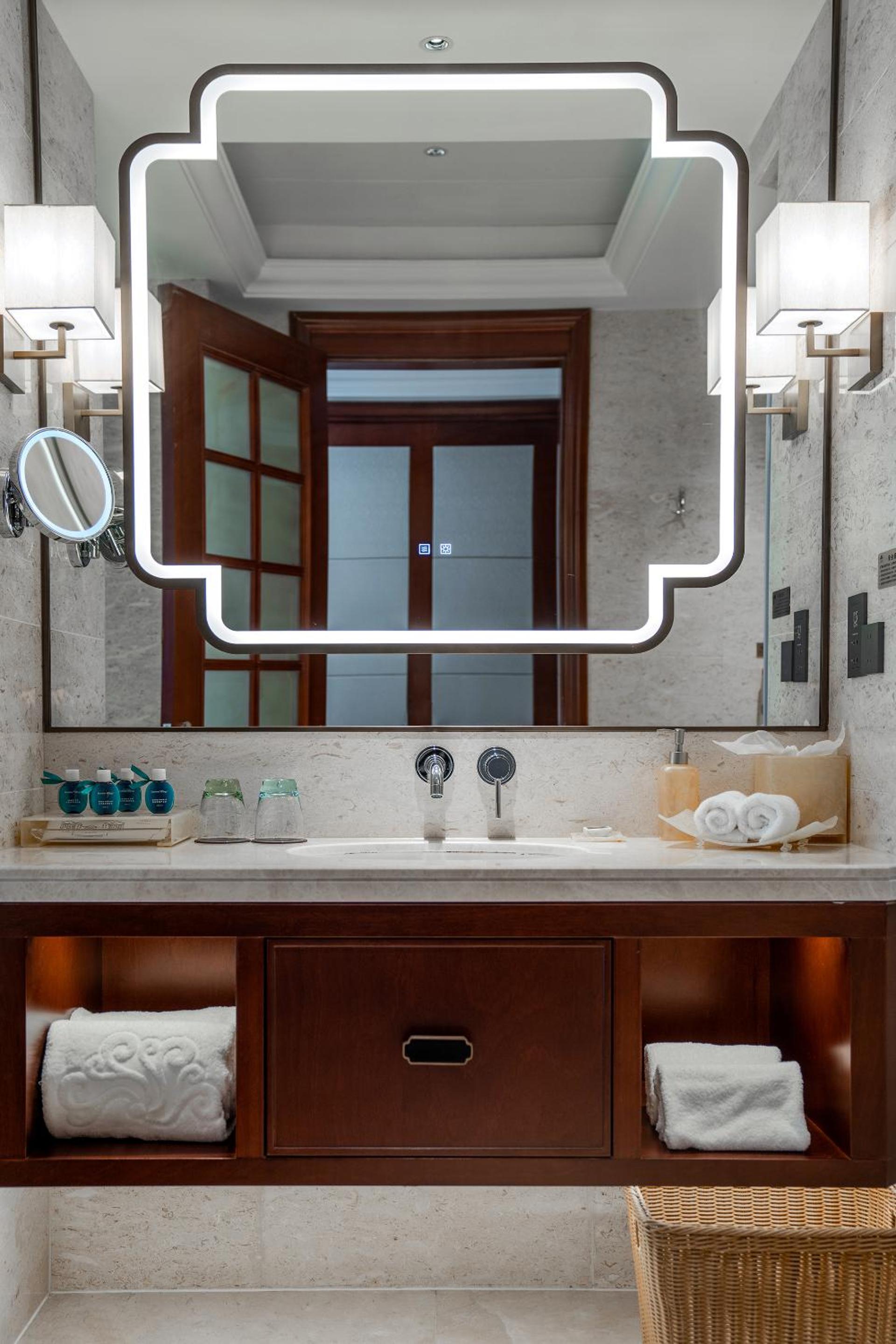 Mainland Chinese Citizens- Deluxe Business Double Room photo 2