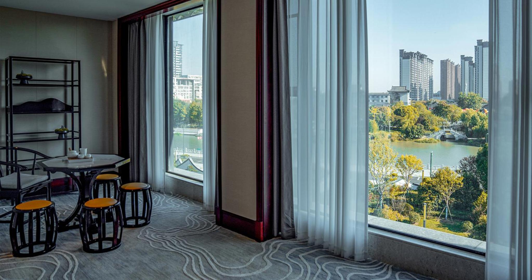 Mainland Chinese Citizens- Executive Suite photo 3