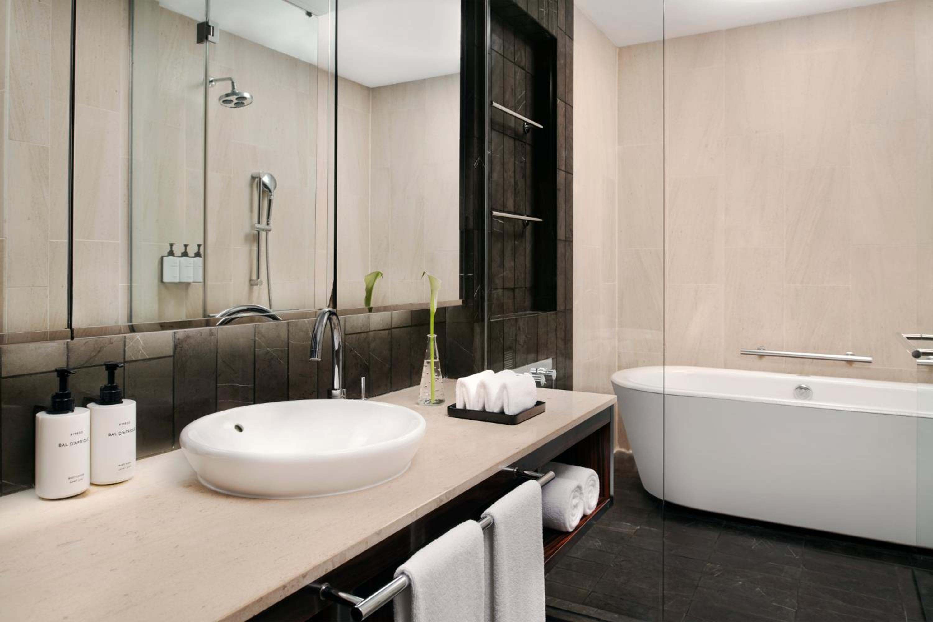 Two-Bedroom Suite thumbnail 6