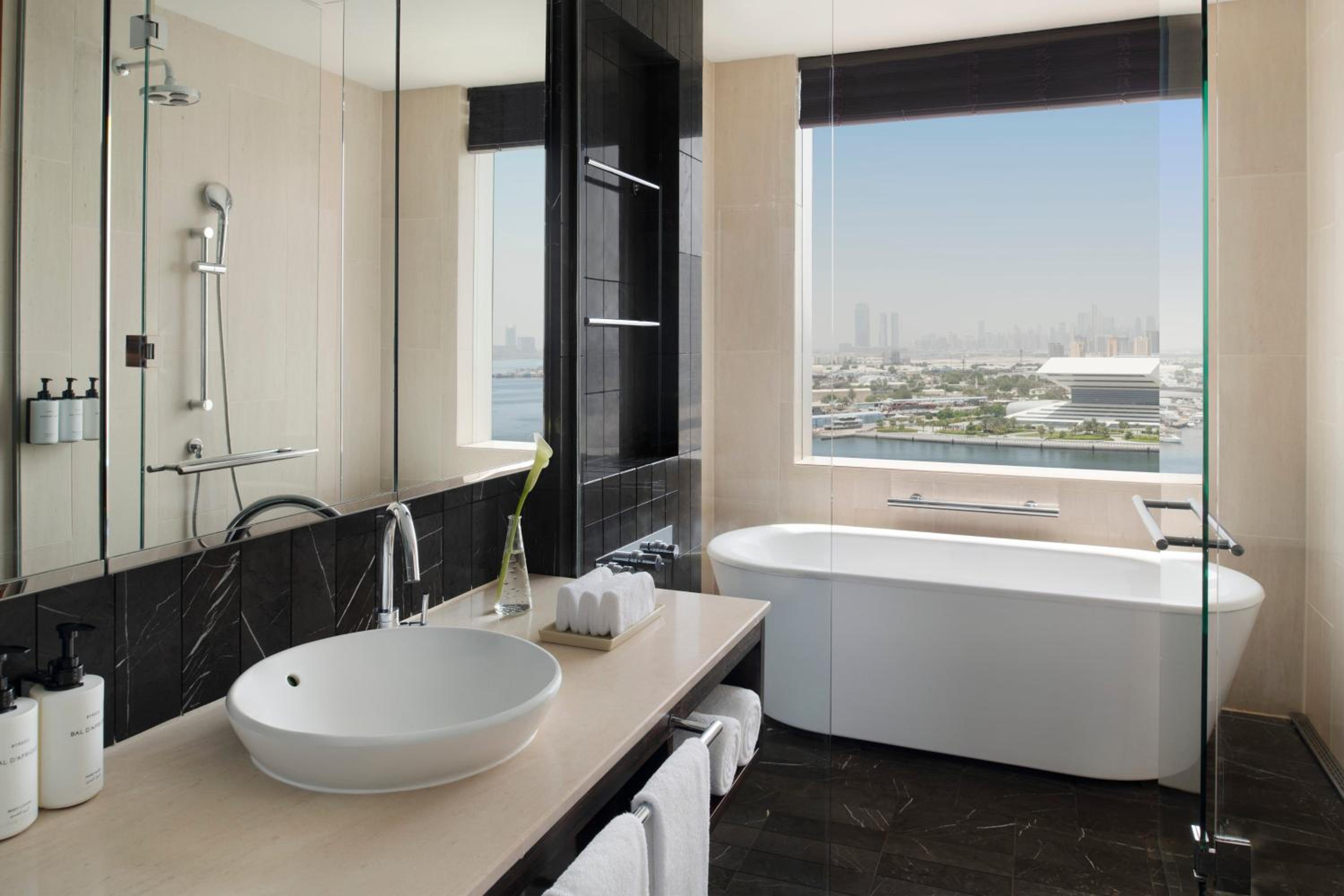 Classic King Room with Waterfront View thumbnail 5