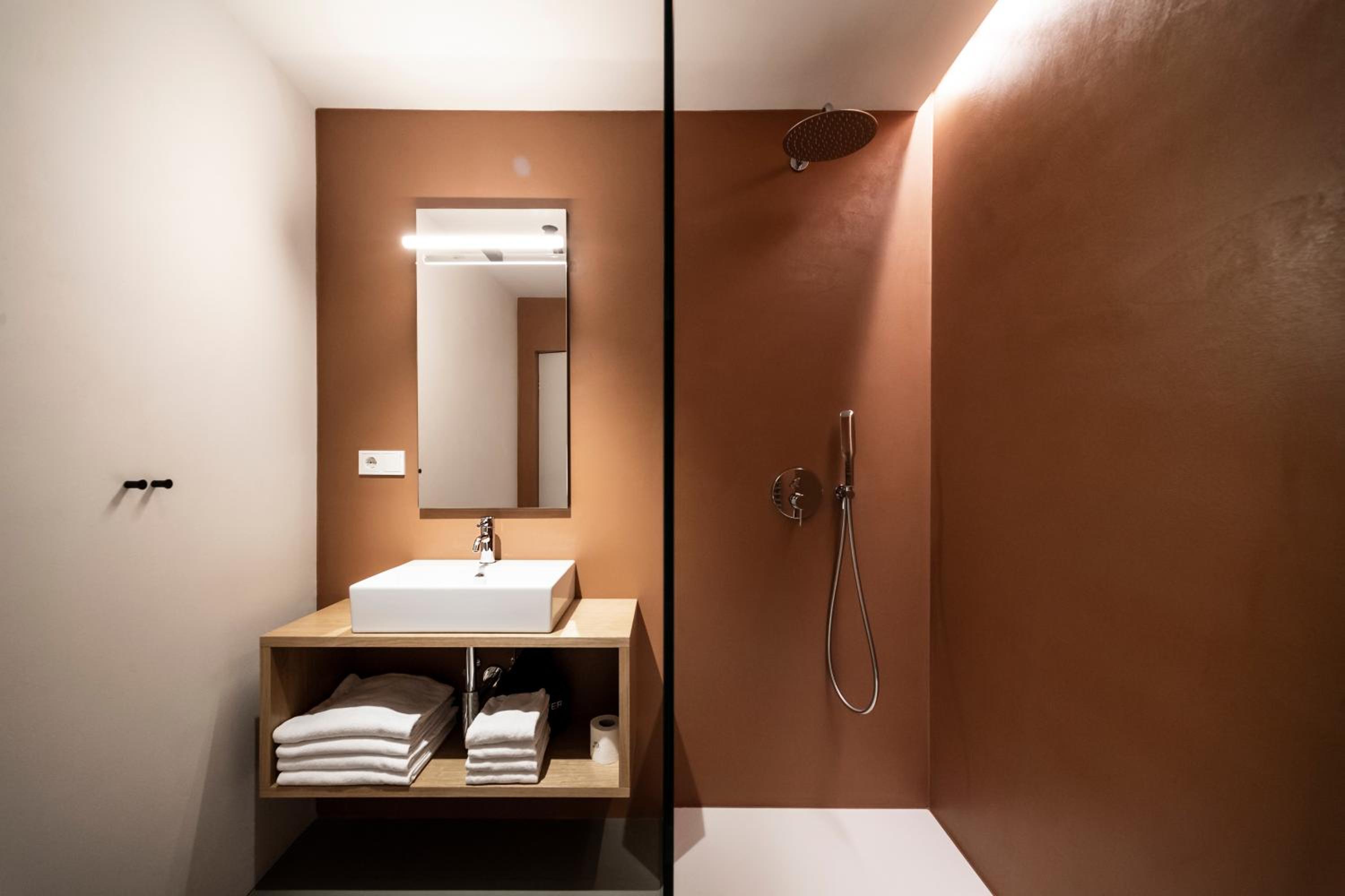 Two-Bedroom Suite - Photo 2