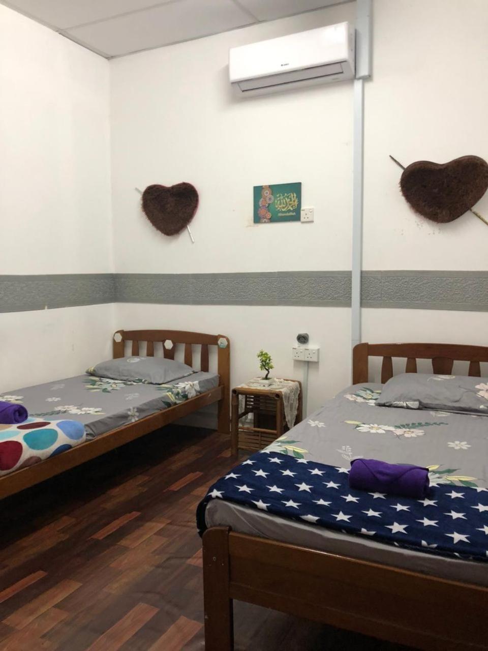 Standard Twin Room with Shared Bathroom