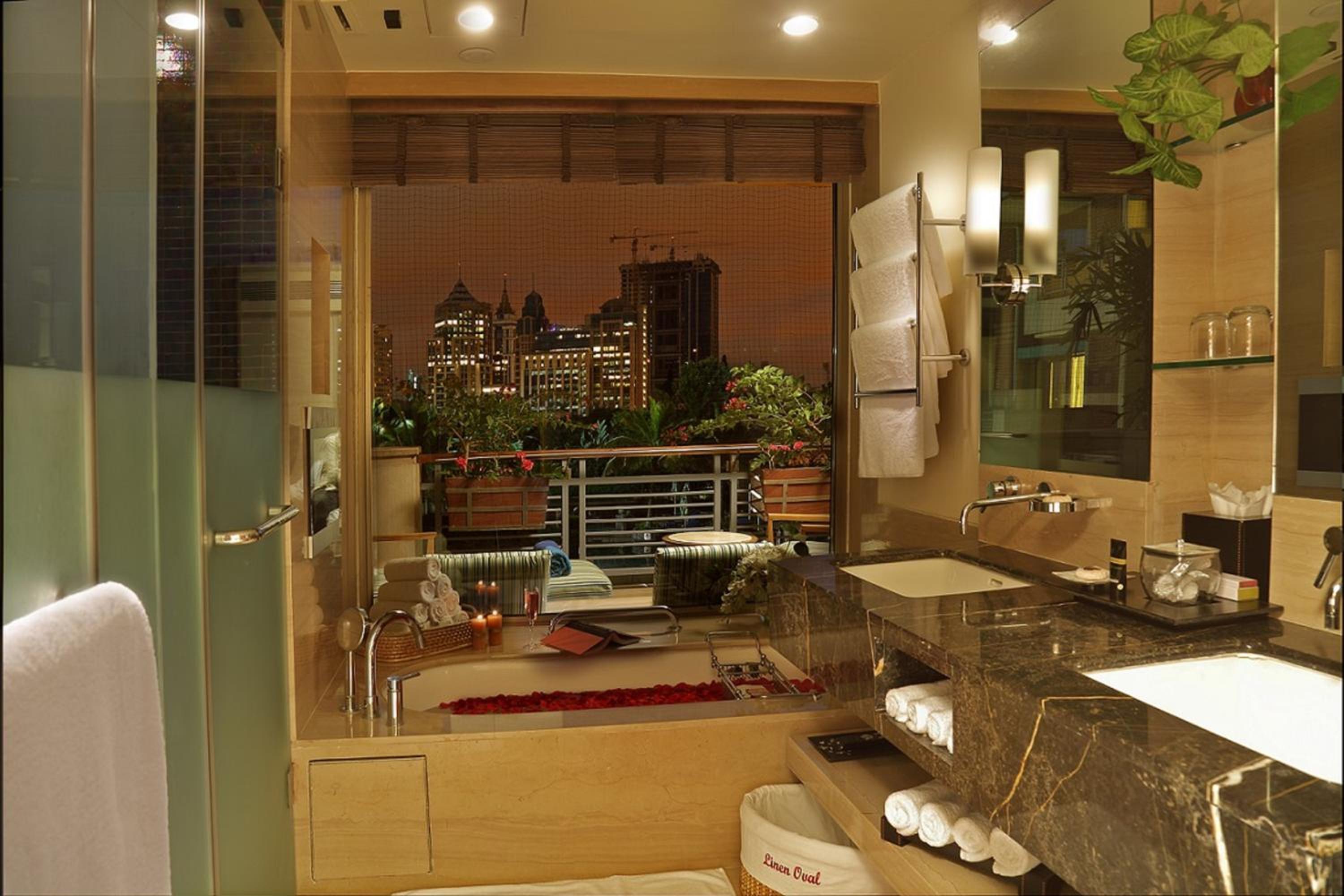 ITC One, Club level, Guest room, 1 King, Pool view, Balcony ITC One, Club level, Guest room, 1 King, Pool view, Balcony