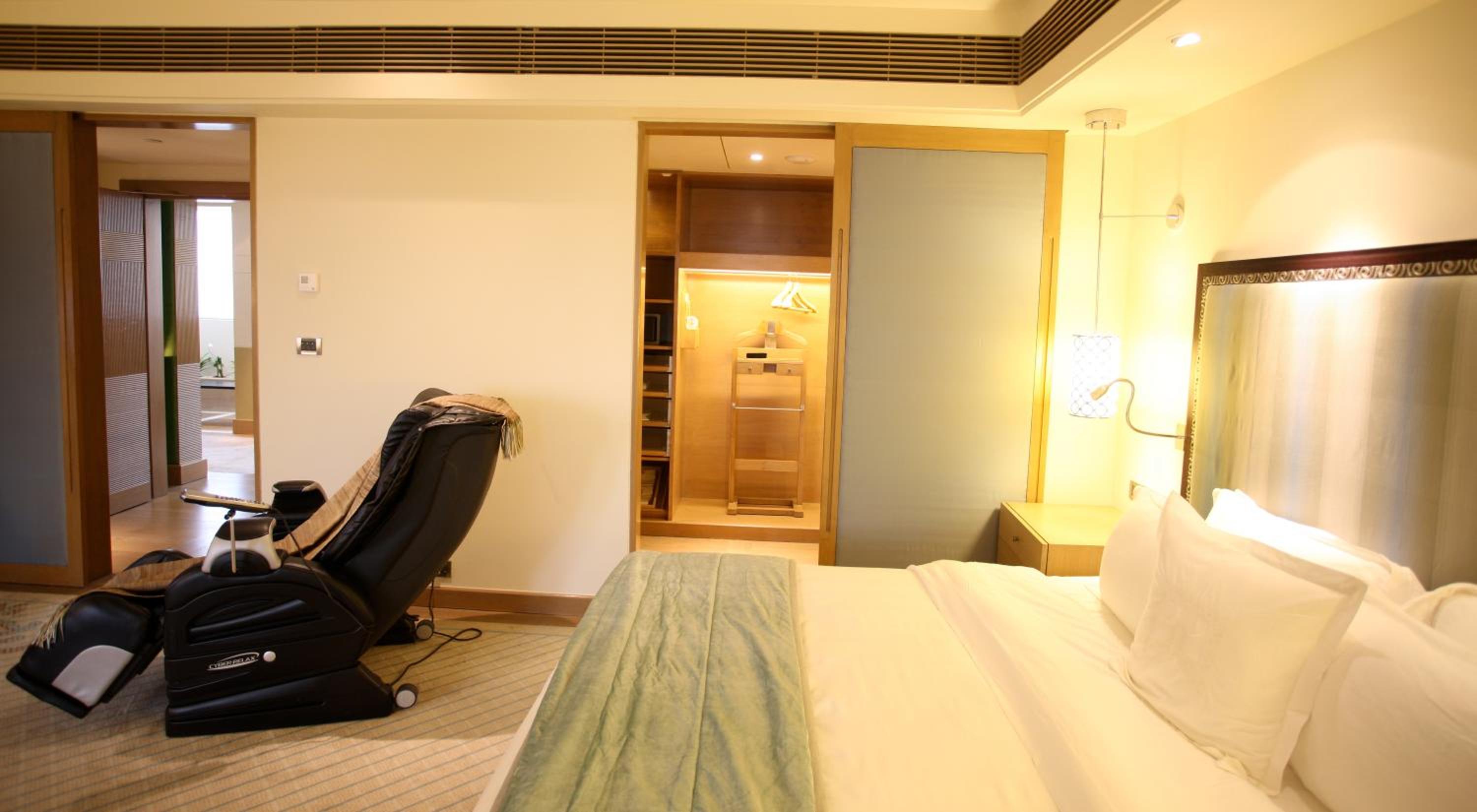 ITC One, Club level, Guest room, 1 King, Pool view, Balcony ITC One, Club level, Guest room, 1 King, Pool view, Balcony