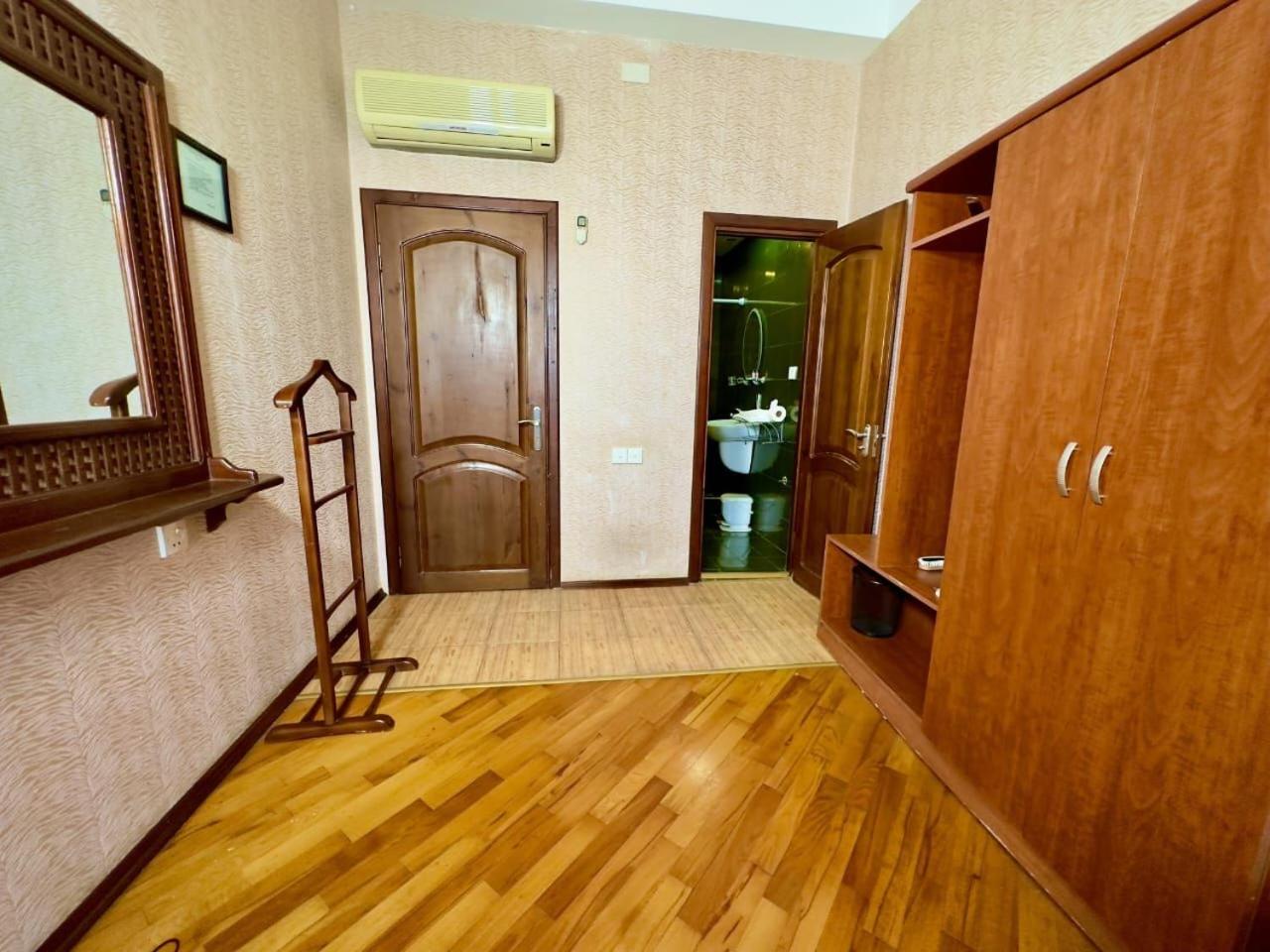 Large Single Room photo 3