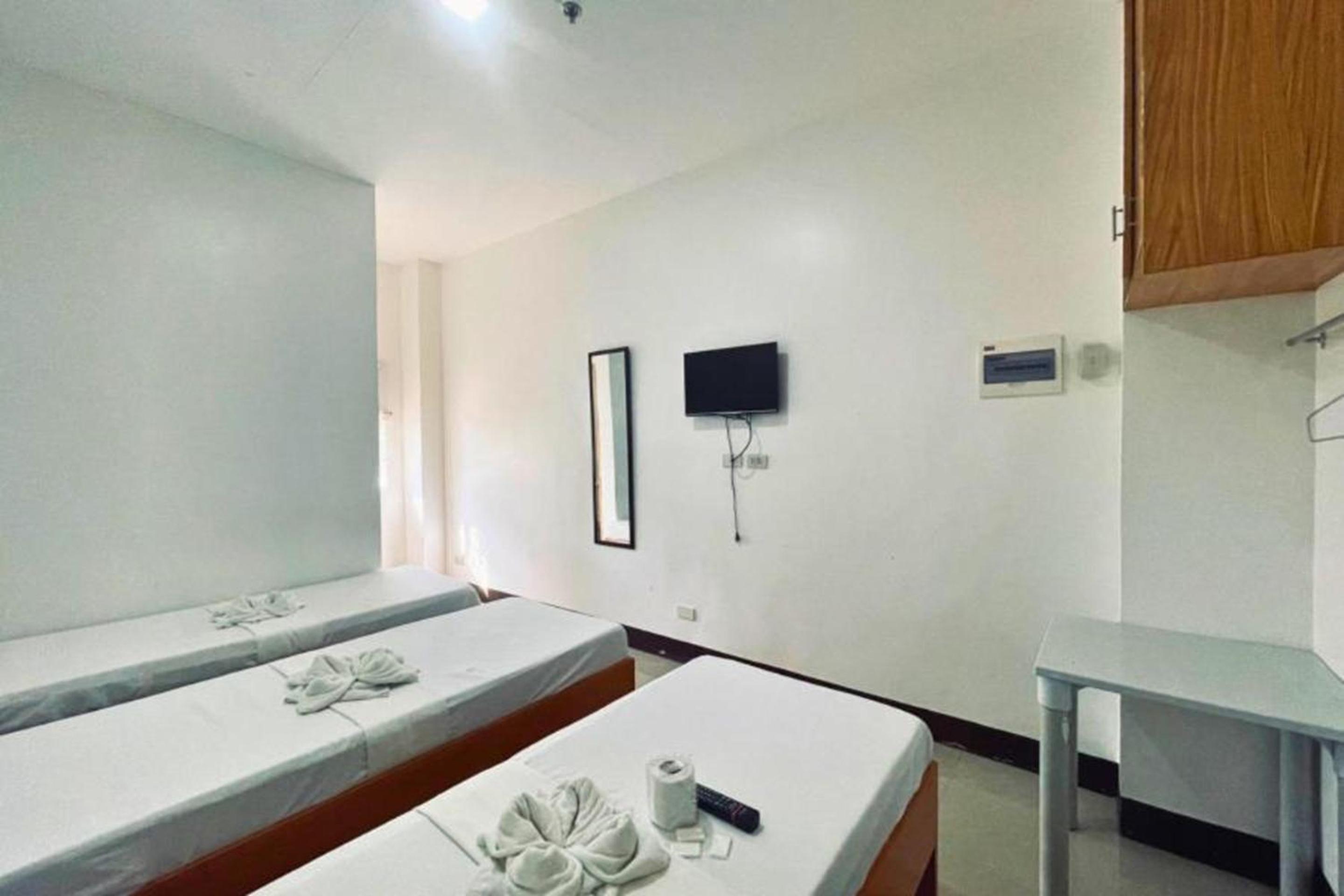 Deluxe Triple Room - Photo 4