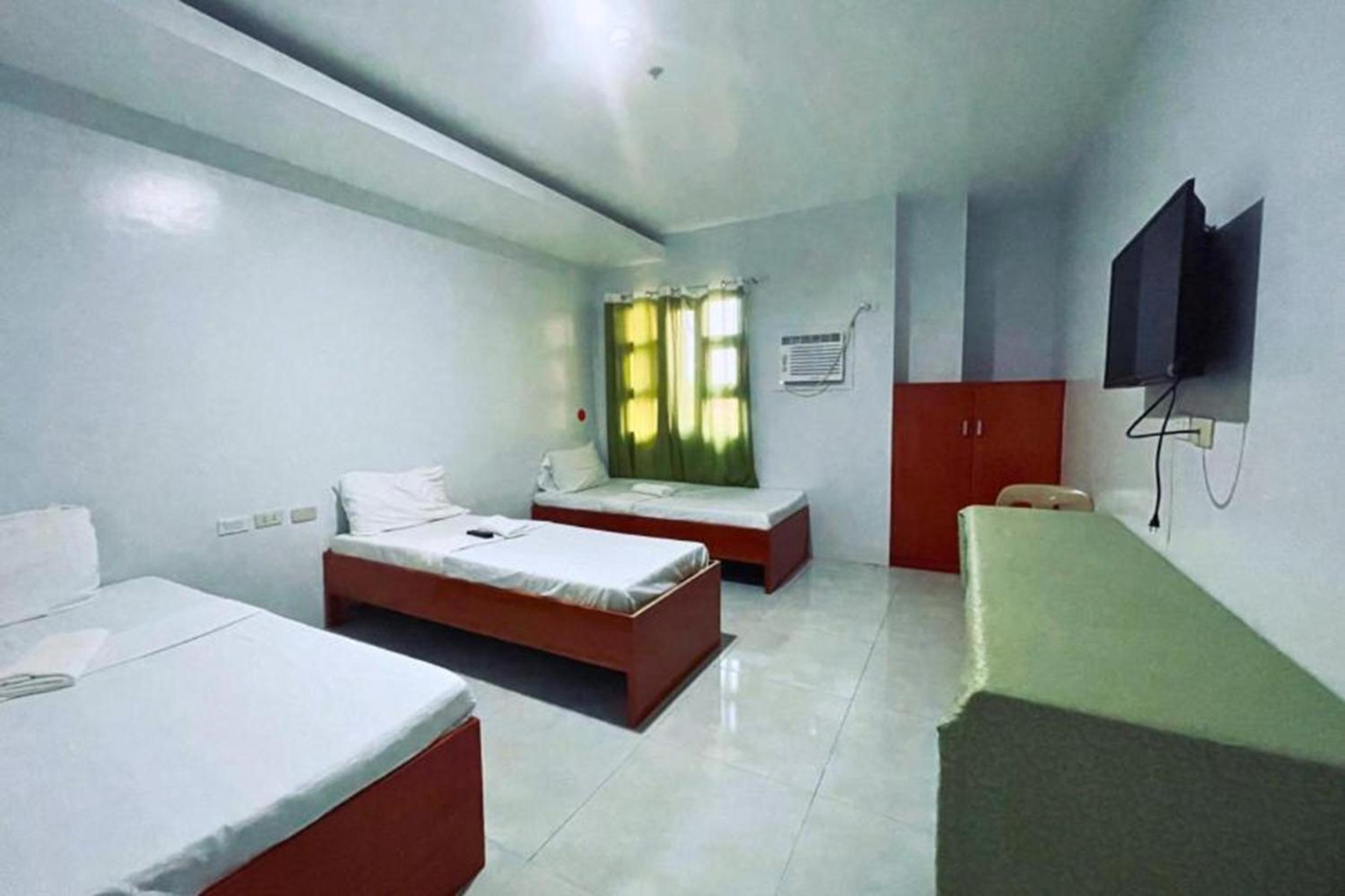 Standard Triple Room - Photo 2