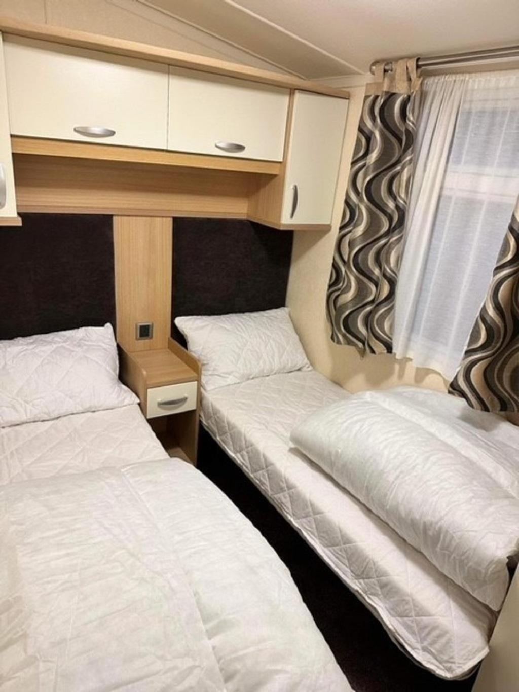 Mobile Home photo 3