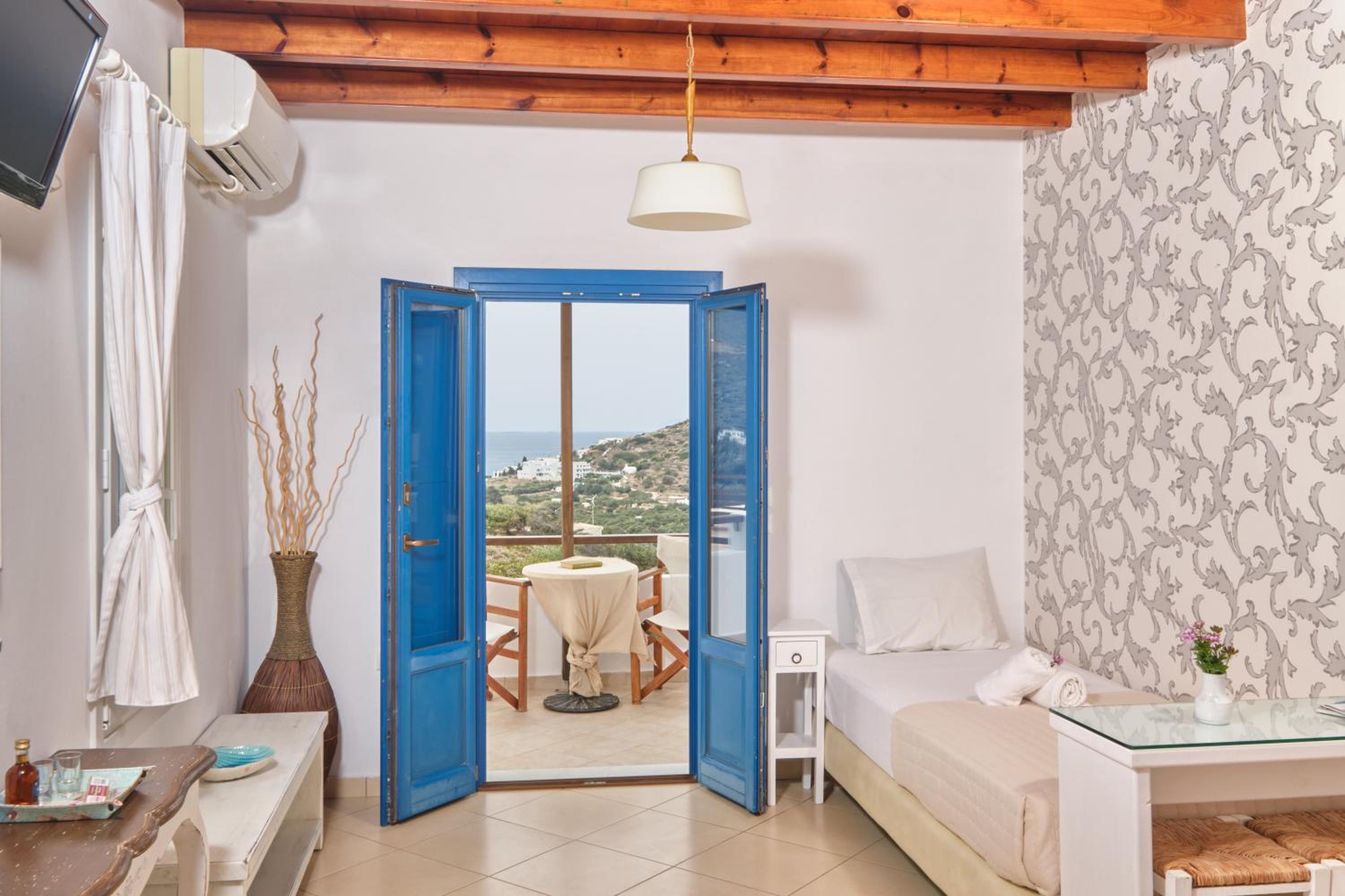 Studio with Sea View (2 Adults) - Photo 1