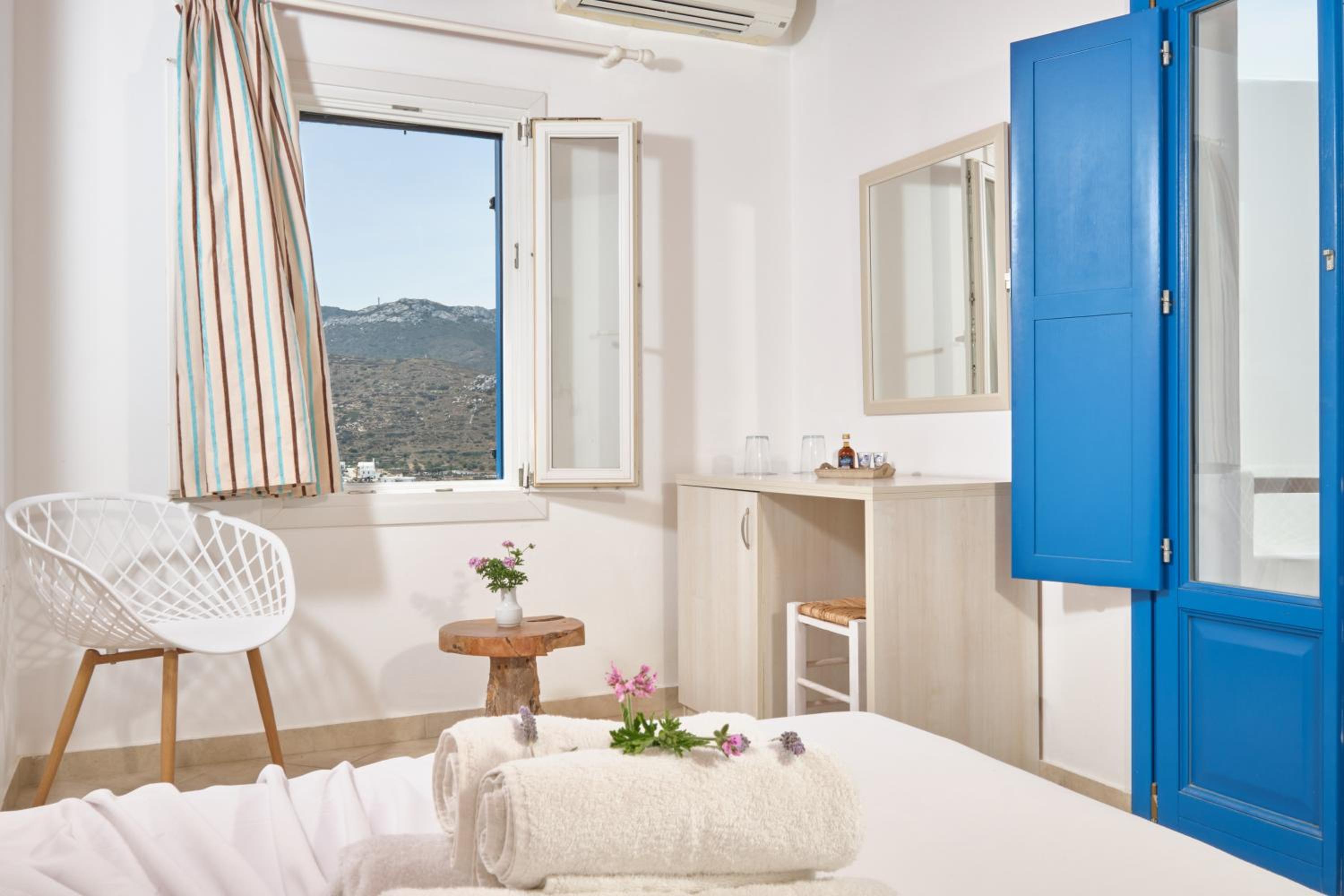 Double Room with Sea View - Photo 2