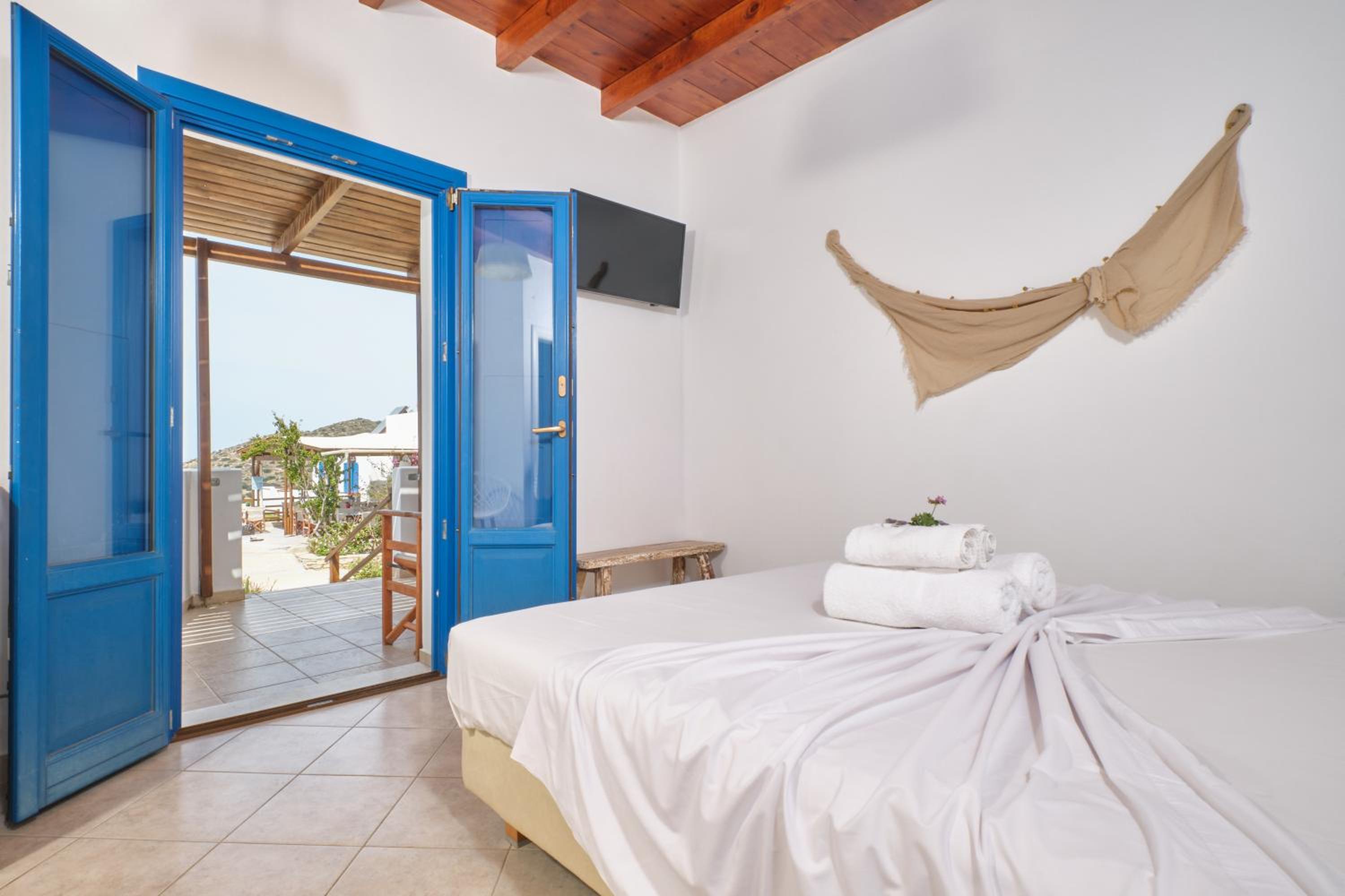 Double Room with Sea View - Photo 15
