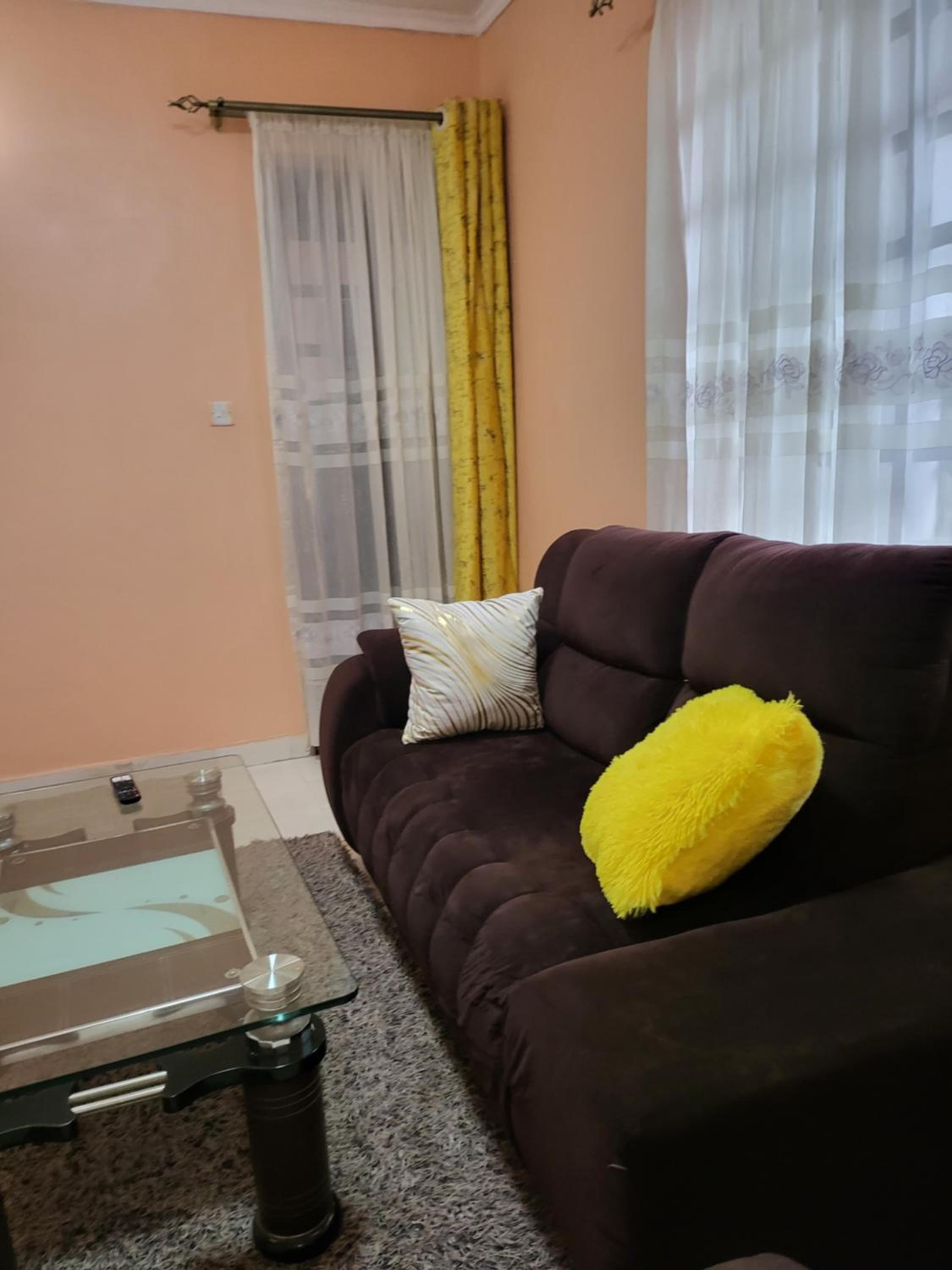 One-Bedroom Apartment photo 1