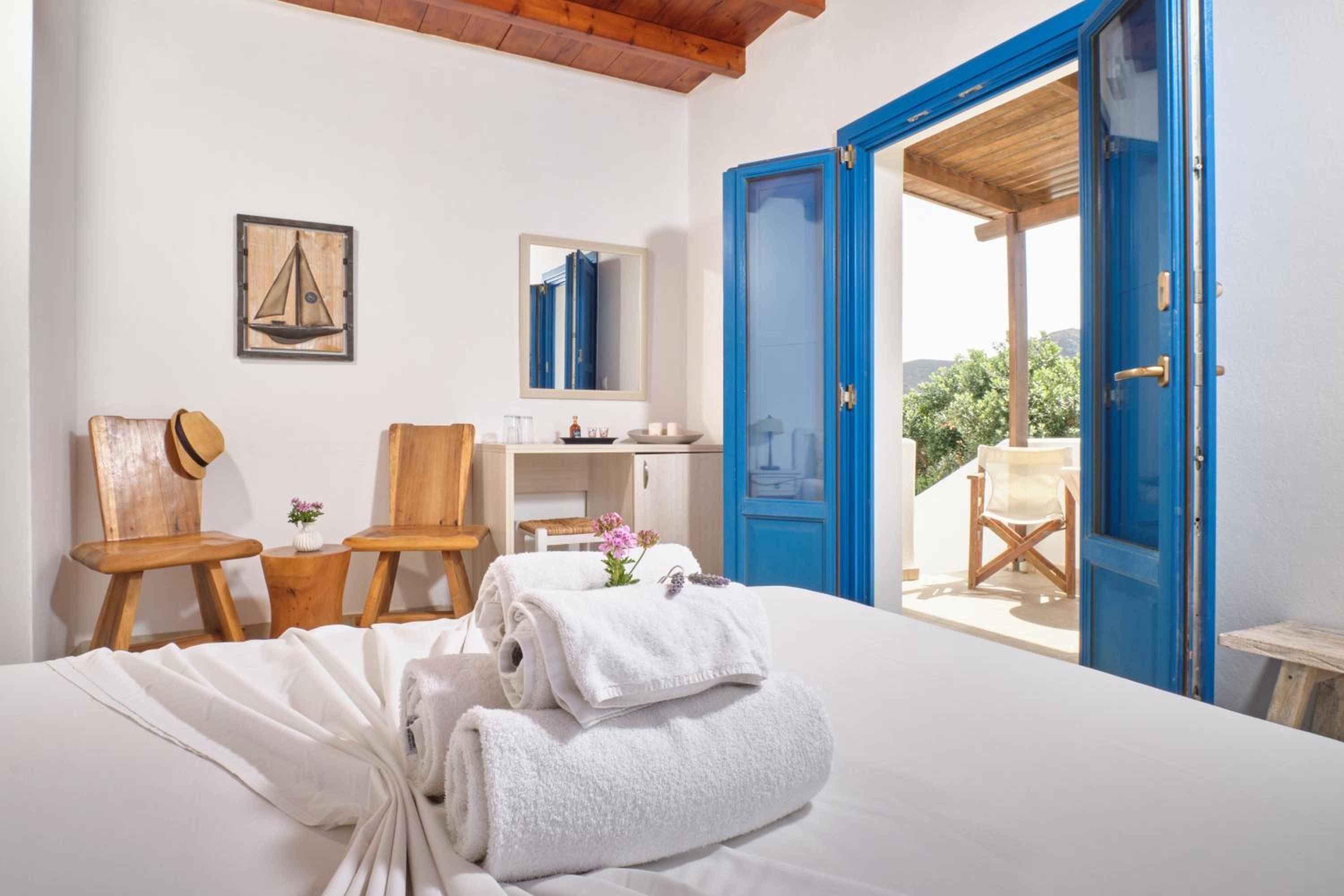 Double Room with Sea View - Photo 9