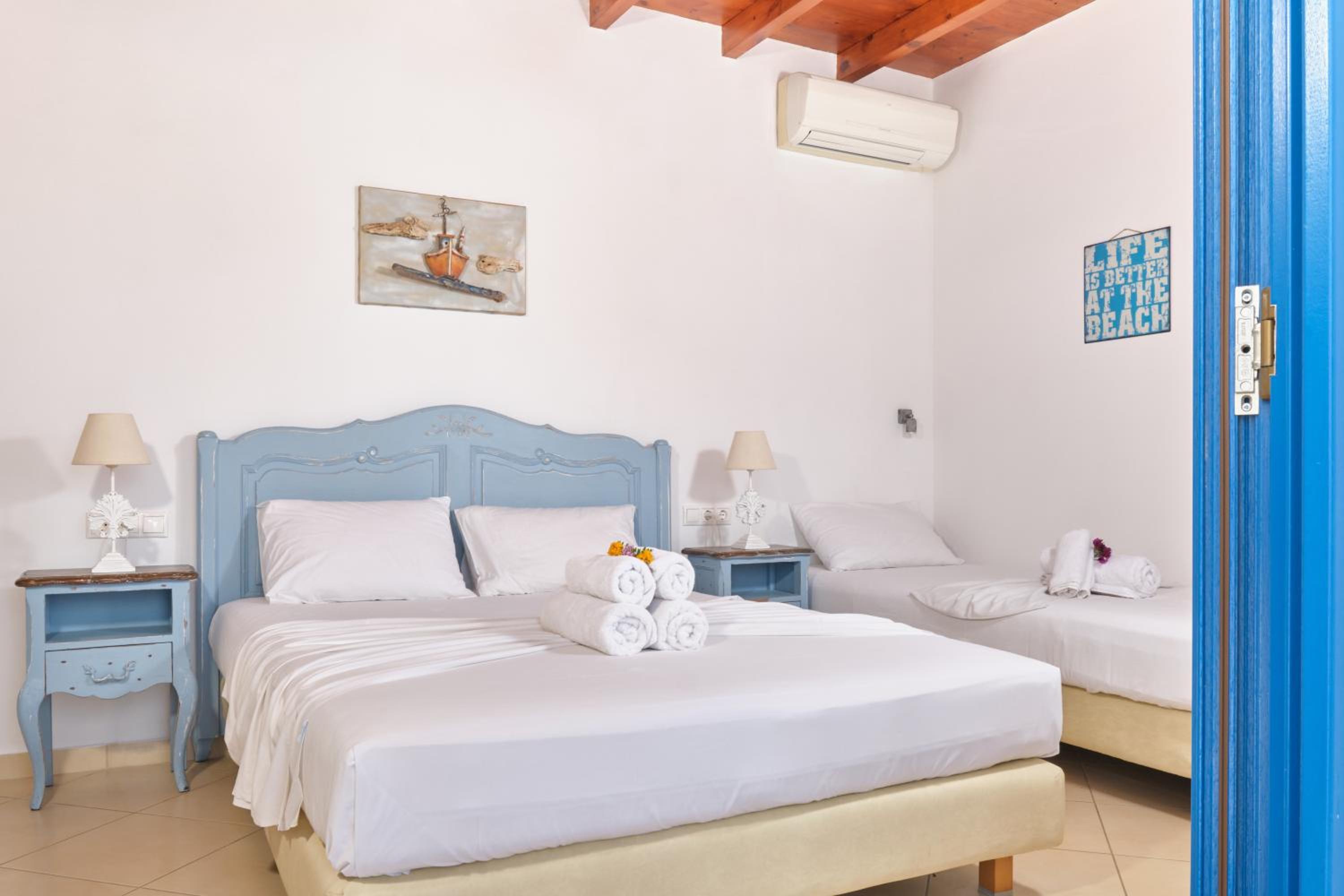 Studio with Sea View (2 Adults) - Photo 4