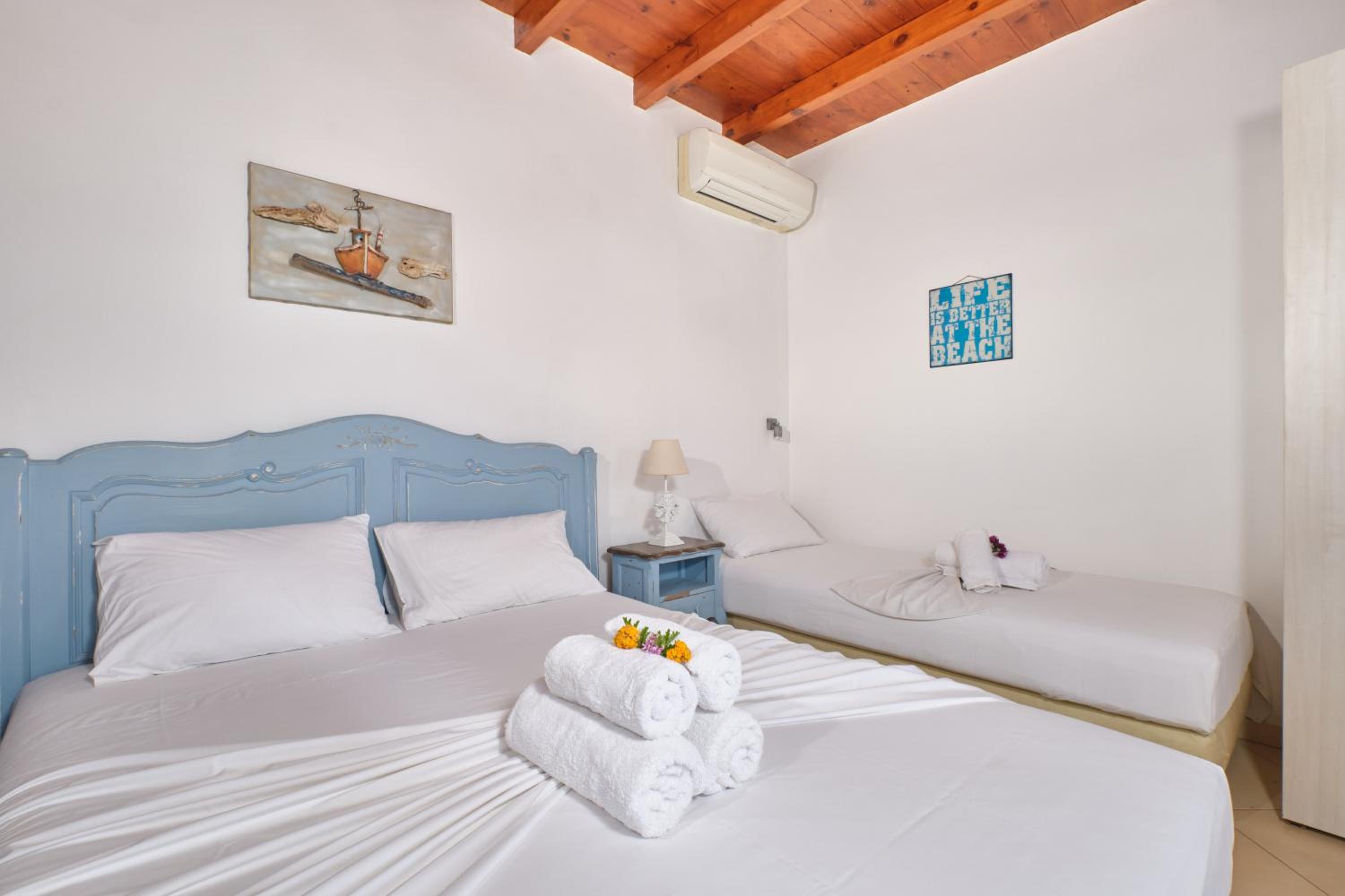 Studio with Sea View (3 Adults) - Photo 6