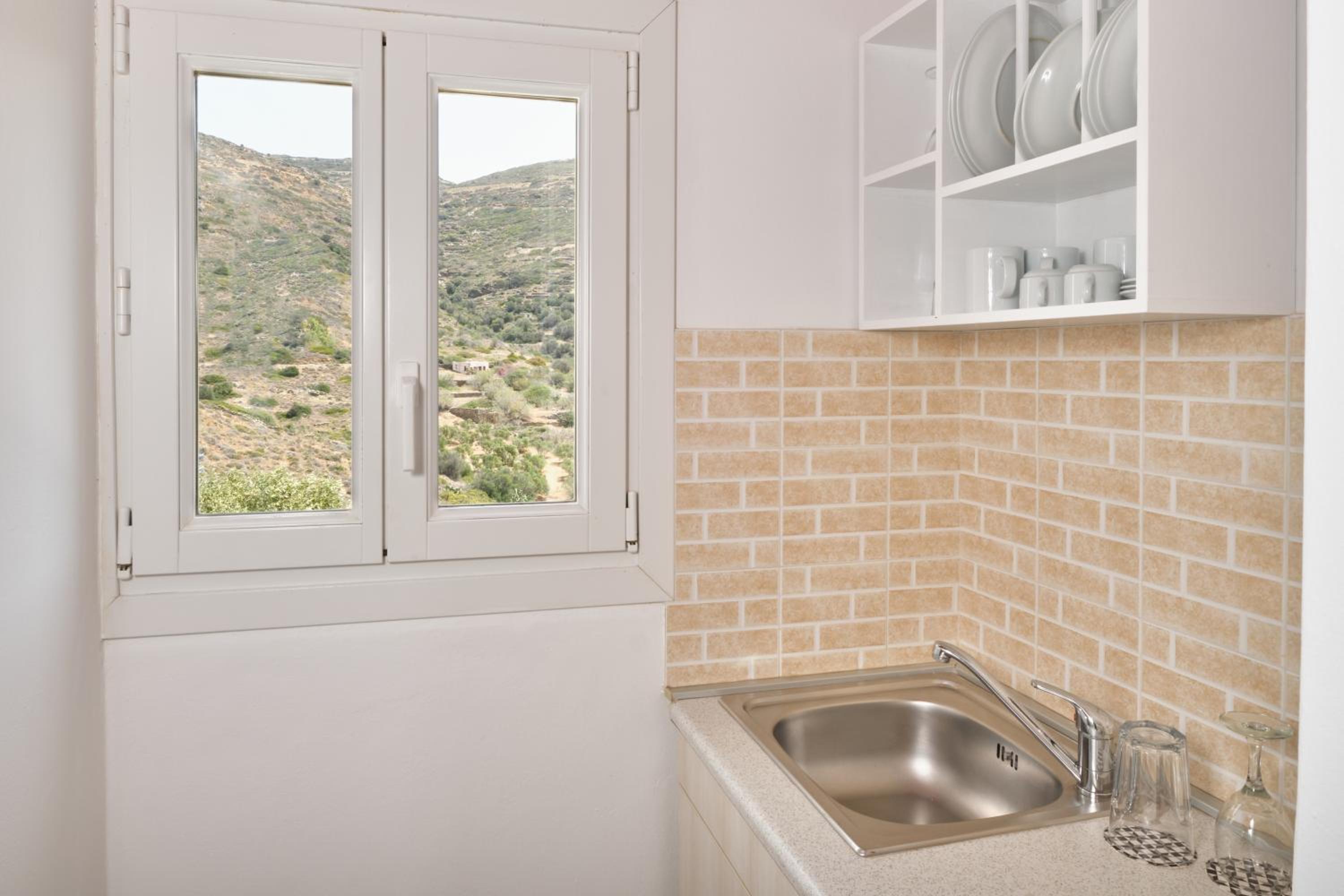 Studio with Sea View (2 Adults) - Photo 5