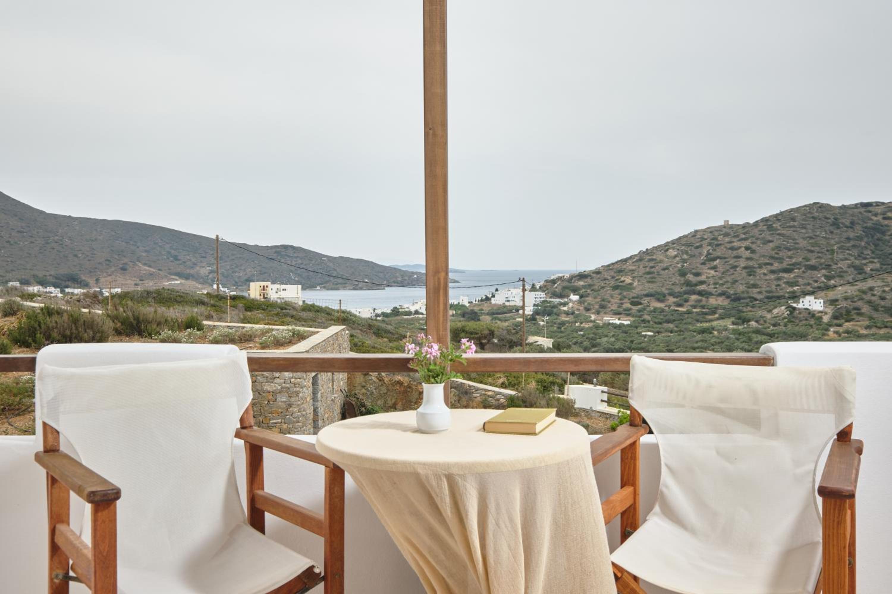 Studio with Sea View (3 Adults) - Photo 7