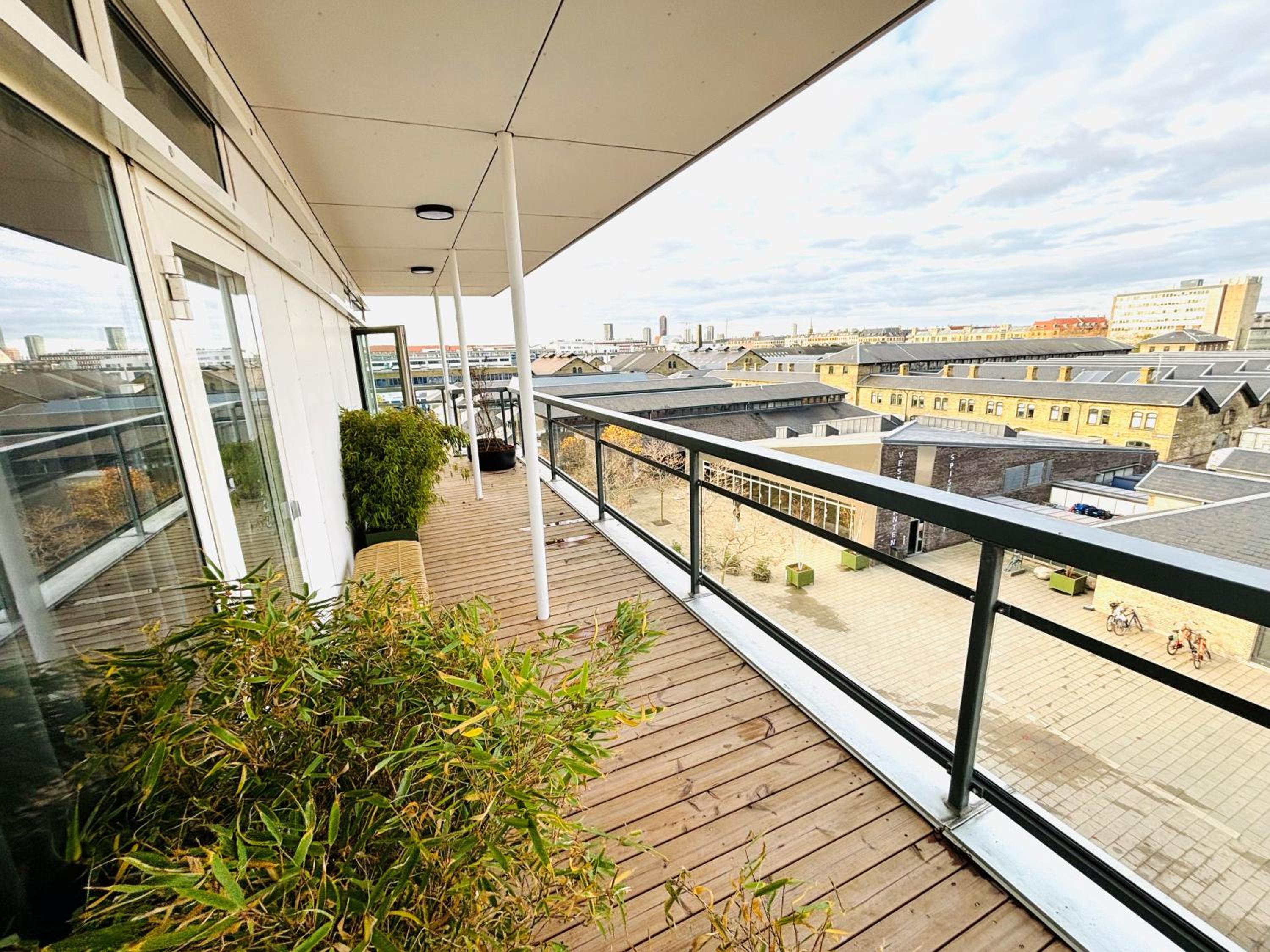 Suite with Balcony - Photo 7
