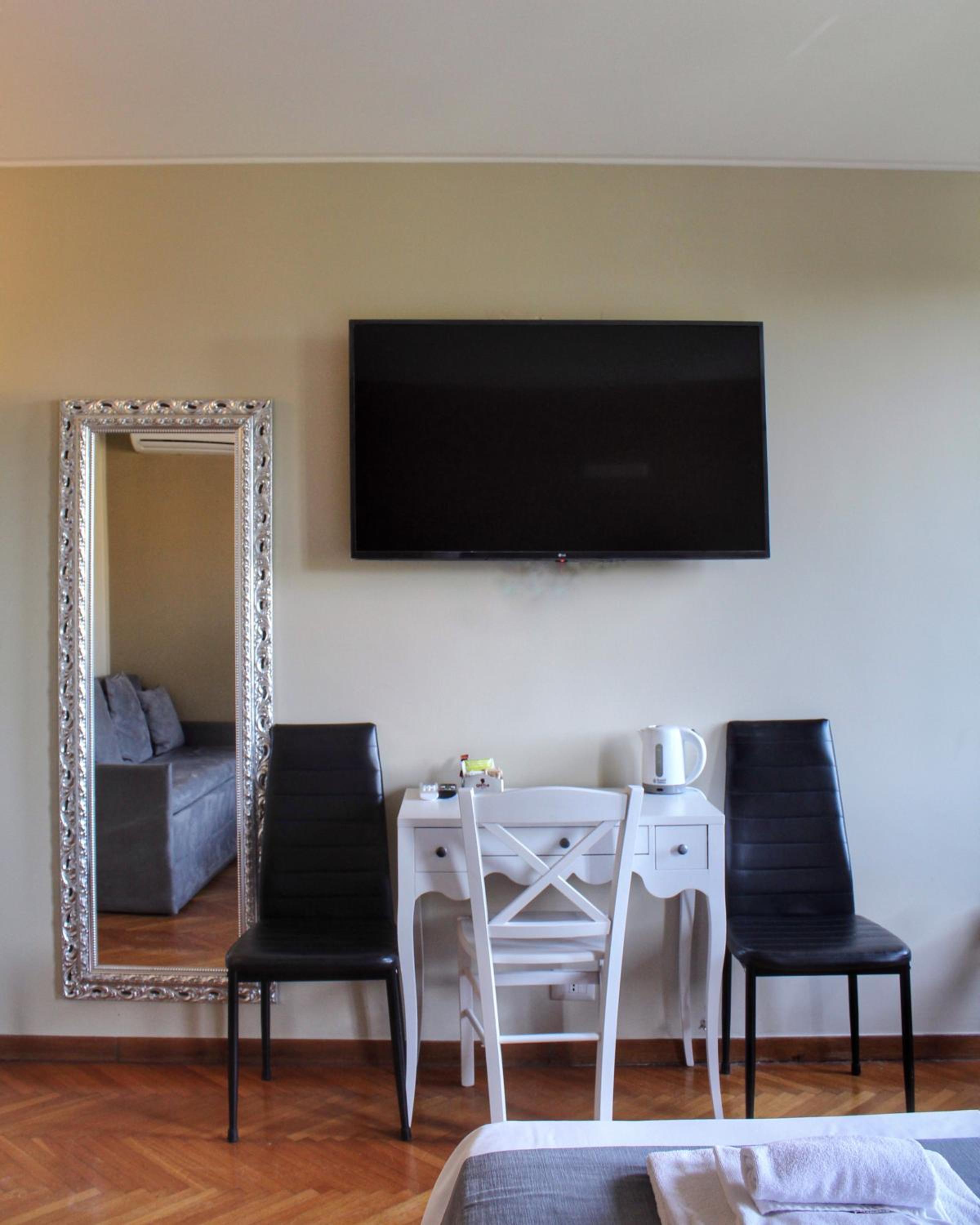 Deluxe Family Room photo 2