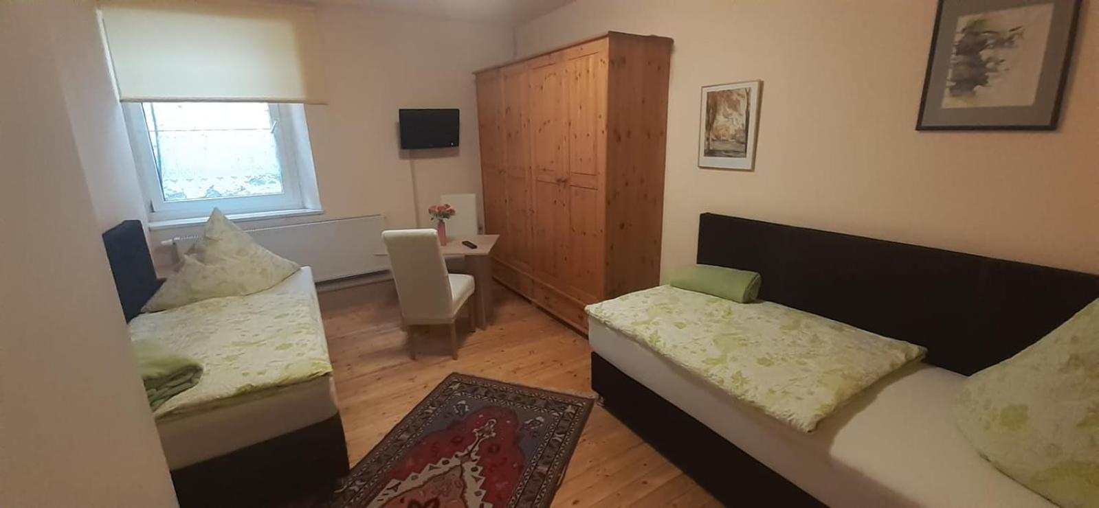 Double or Twin Room with Shared Bathroom photo 1