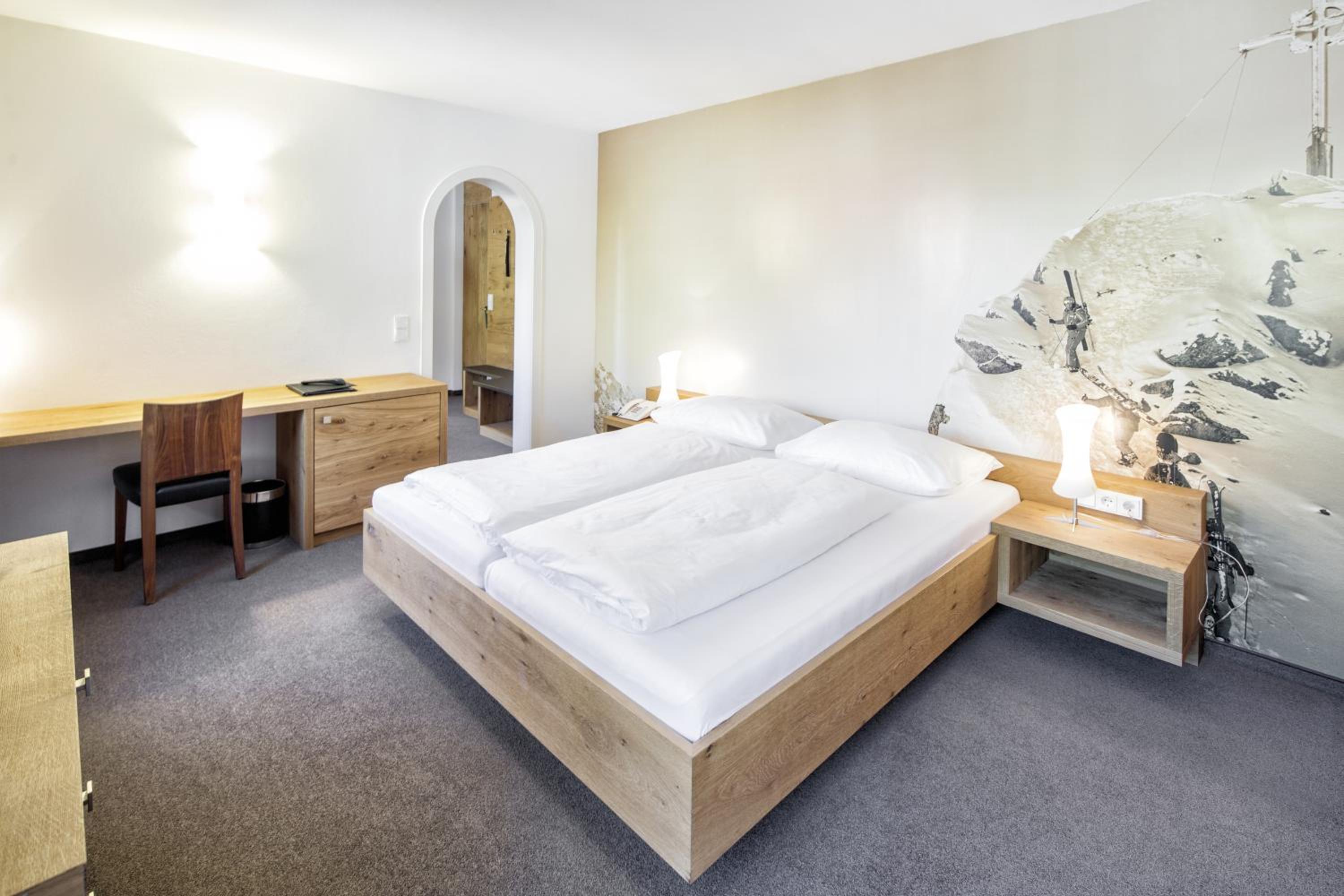 Suite - Photo 3