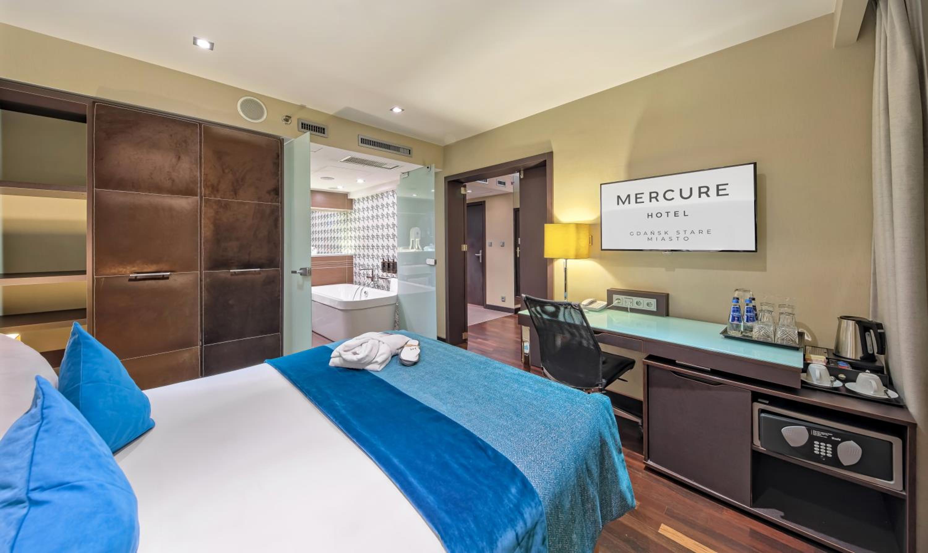 Superior Suite - Photo 8