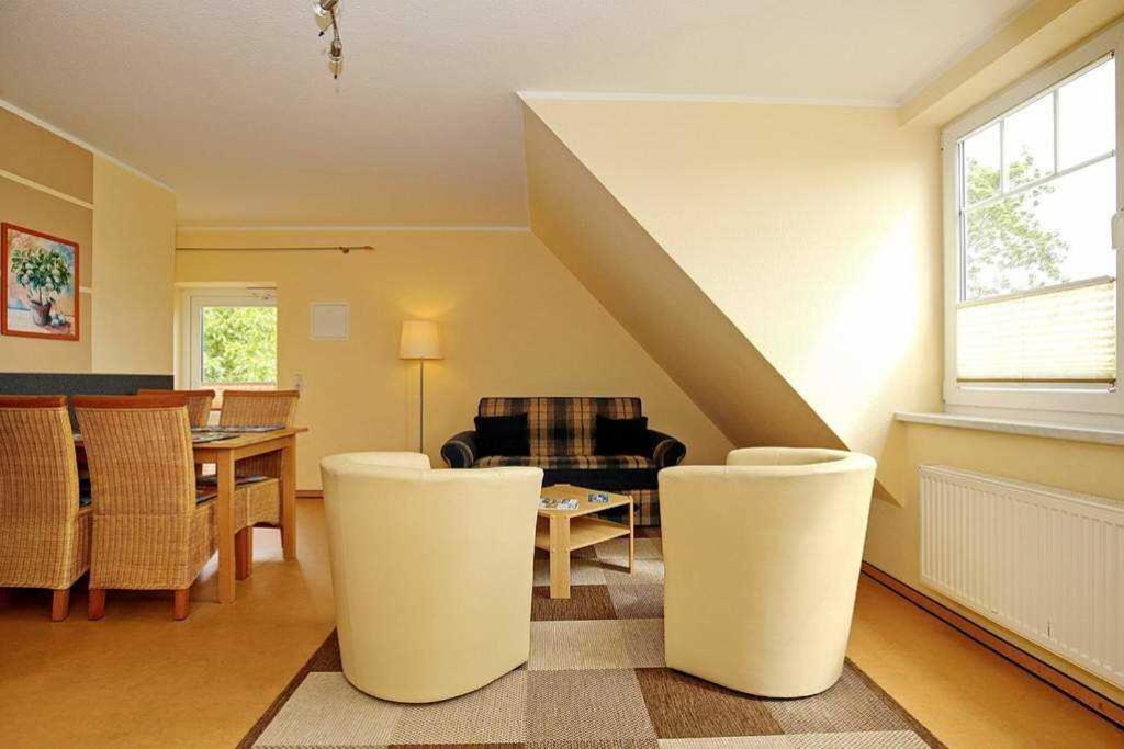 Two-Bedroom Apartment with Shower  photo 2