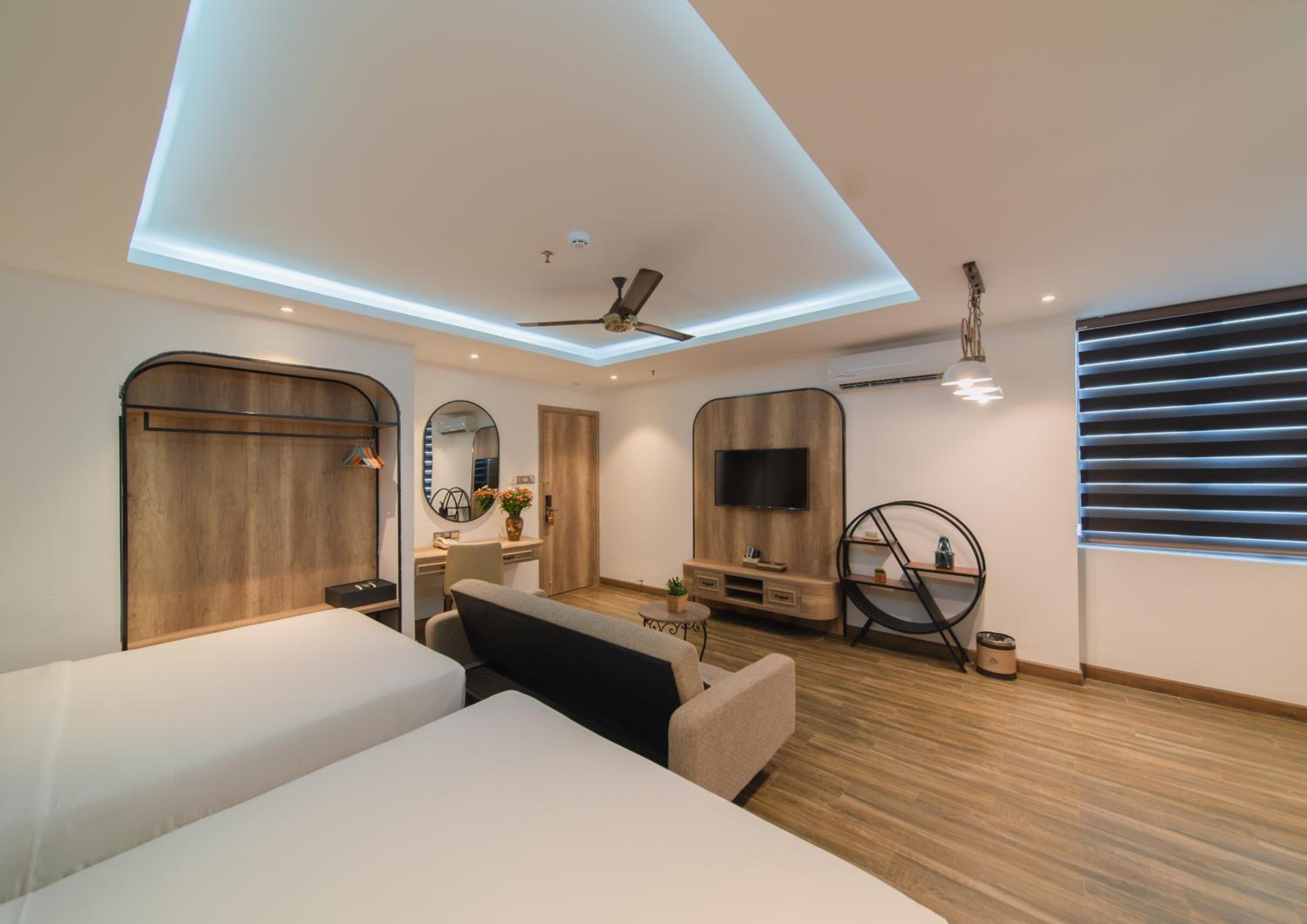 Family Room - Photo 15