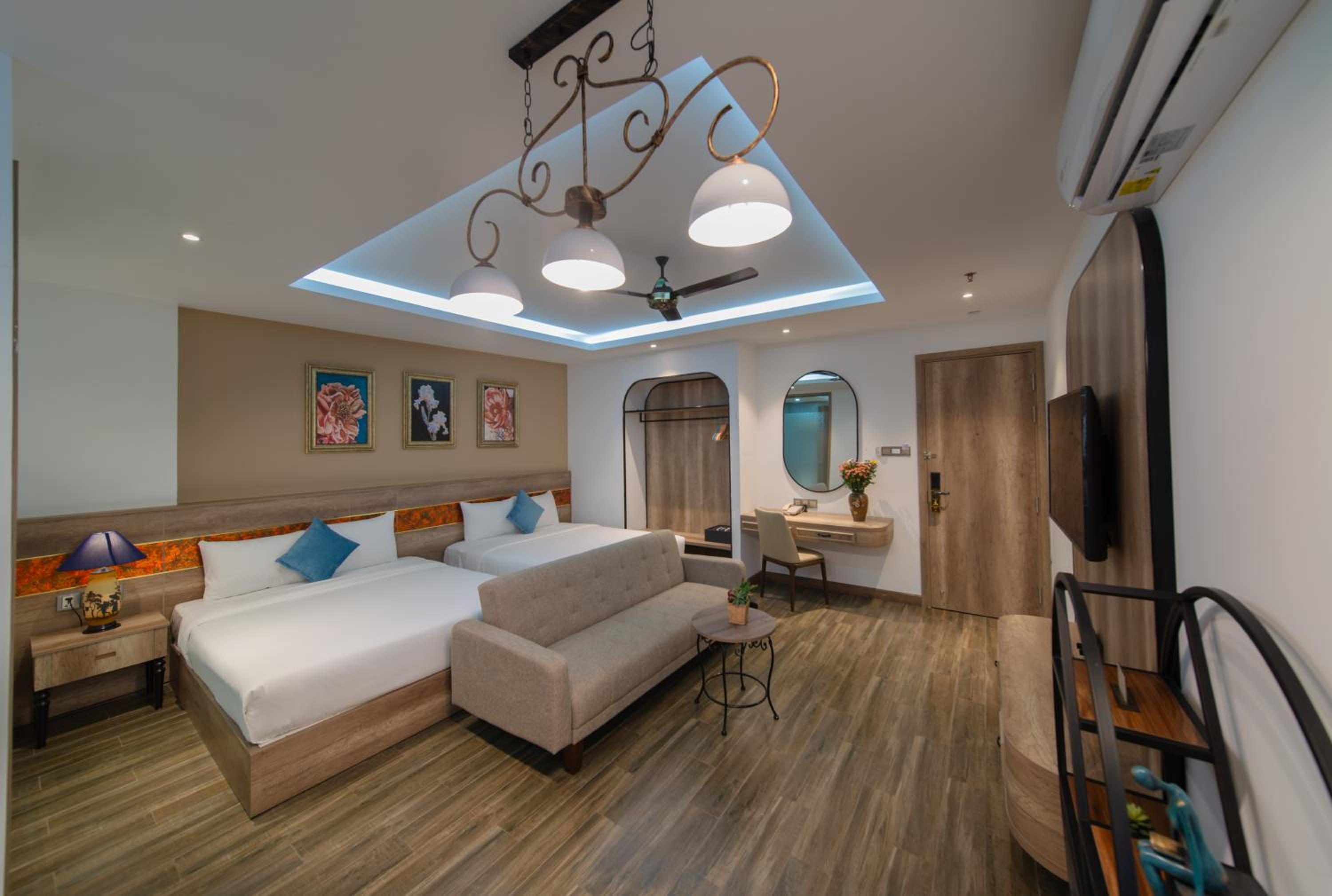 Family Room - Photo 12