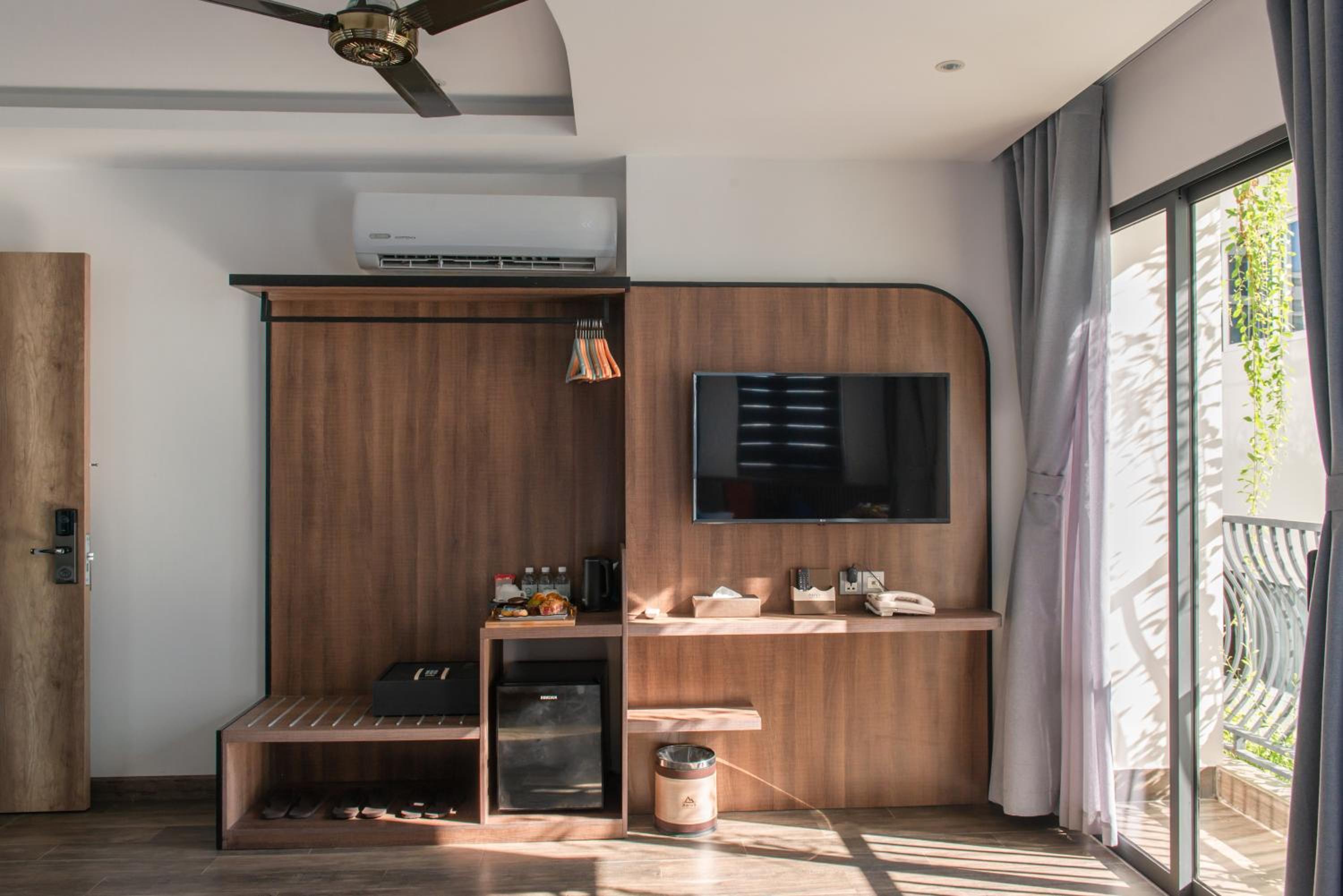 Deluxe Triple Room - Photo 13
