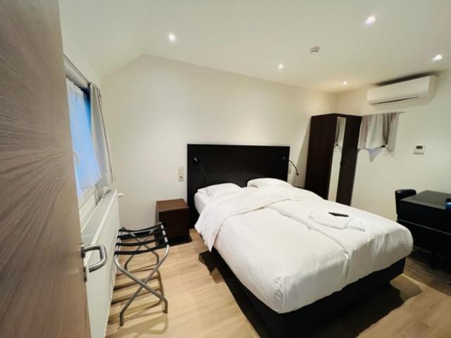 Standard Room - Second Floor - Photo 10