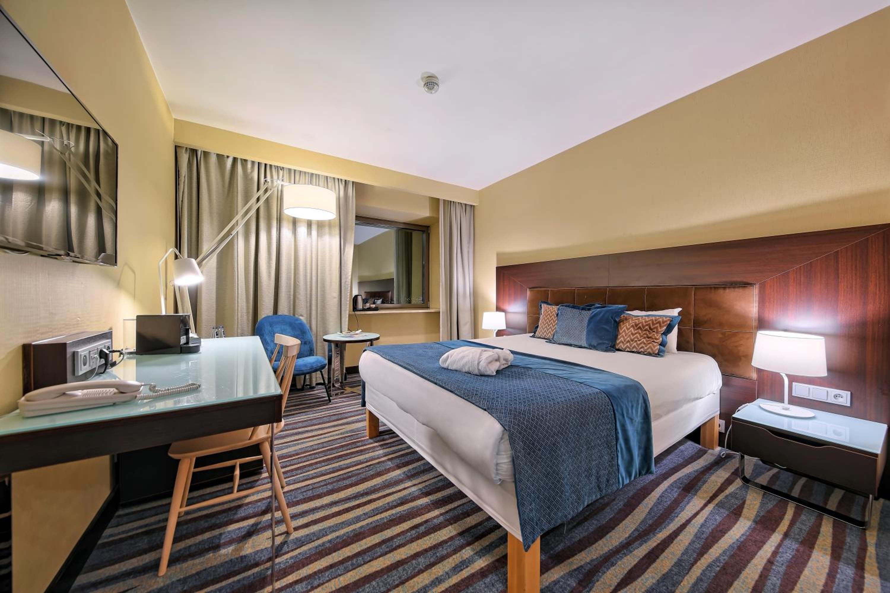 Standard Double Room - Photo 12